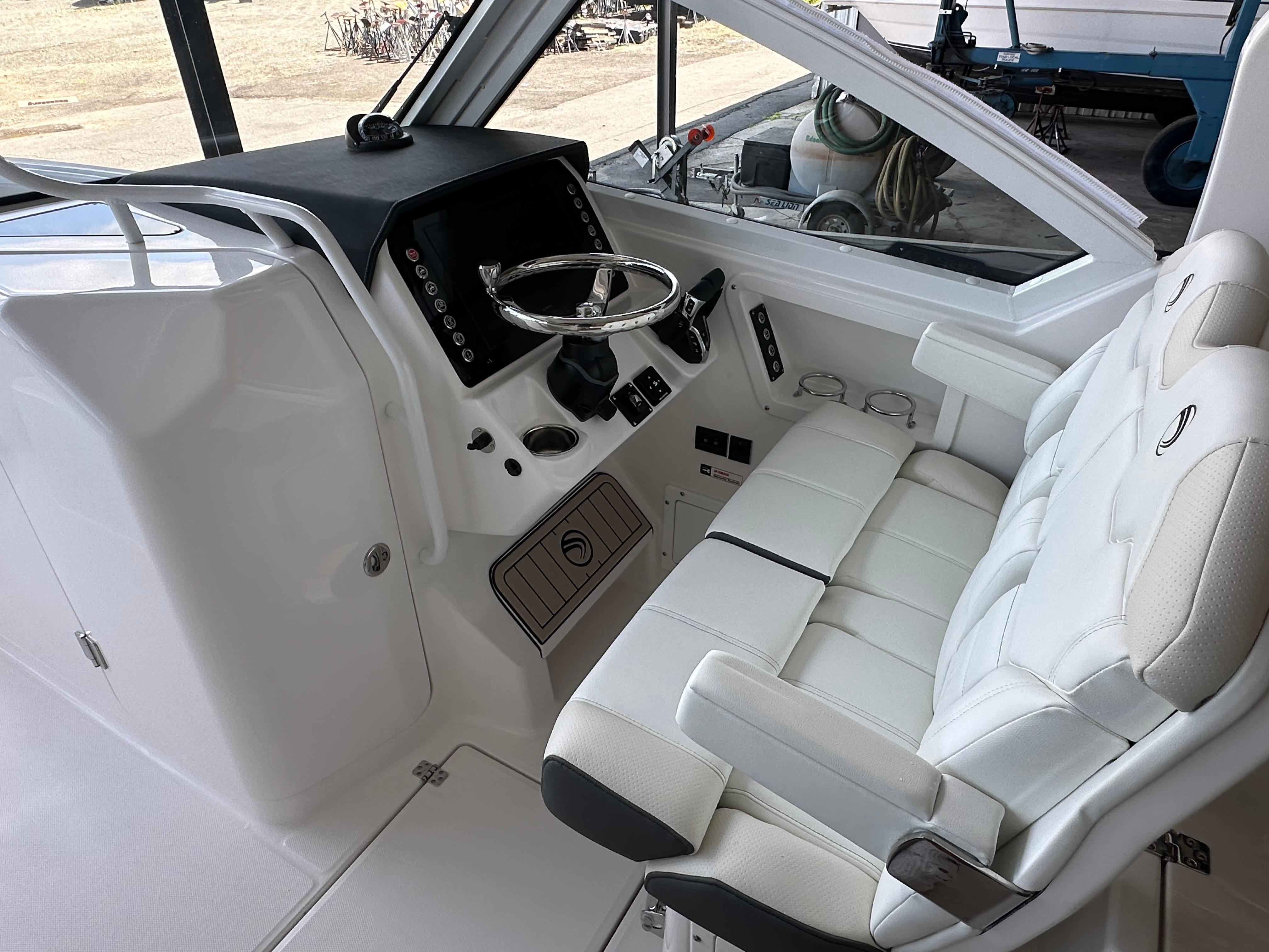 2026 Edgewater 262CX CROSSOVER-24