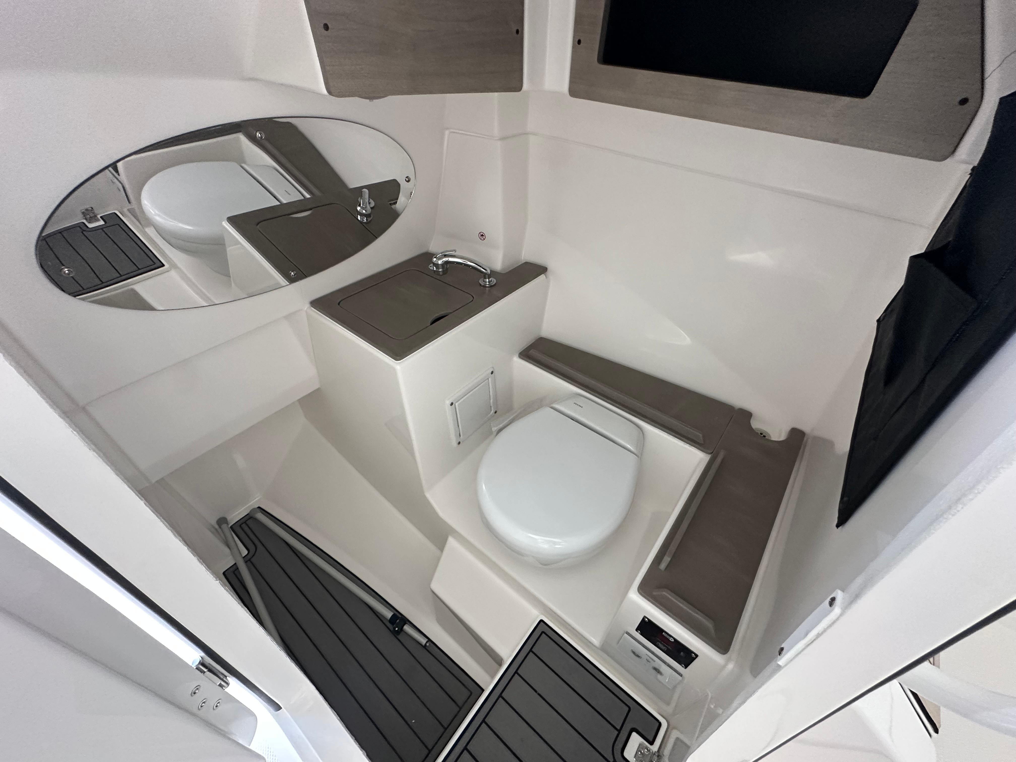 2026 Edgewater 262CX CROSSOVER-28