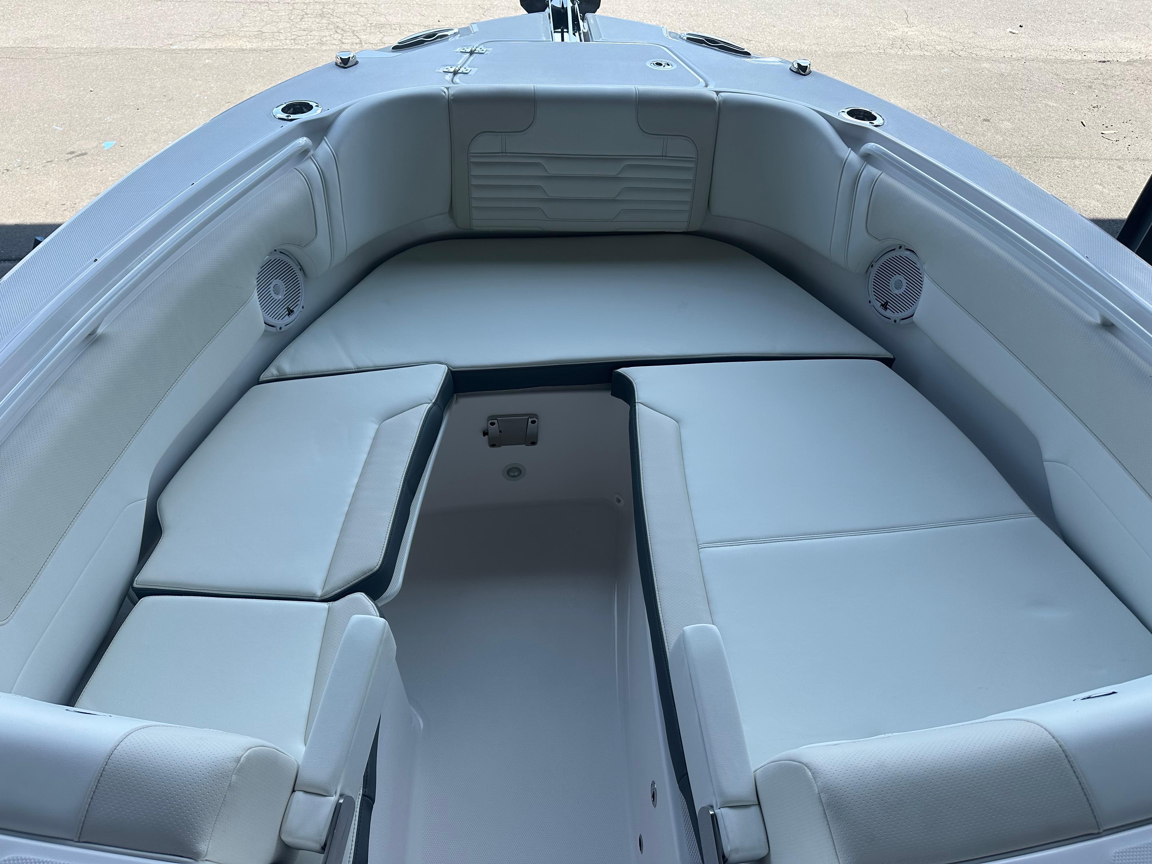 2026 Edgewater 262CX CROSSOVER-33