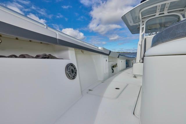 2015-yellowfin-39-power-9708836-20250308112718594-1_XLARGE