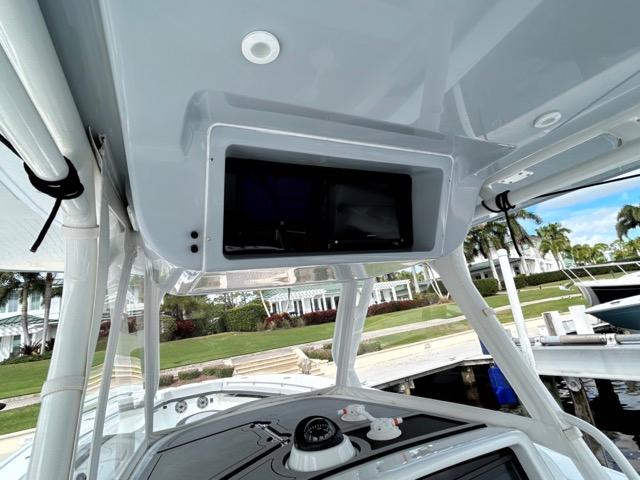 2015-yellowfin-39-power-9708836-20250308112743602-1_XLARGE