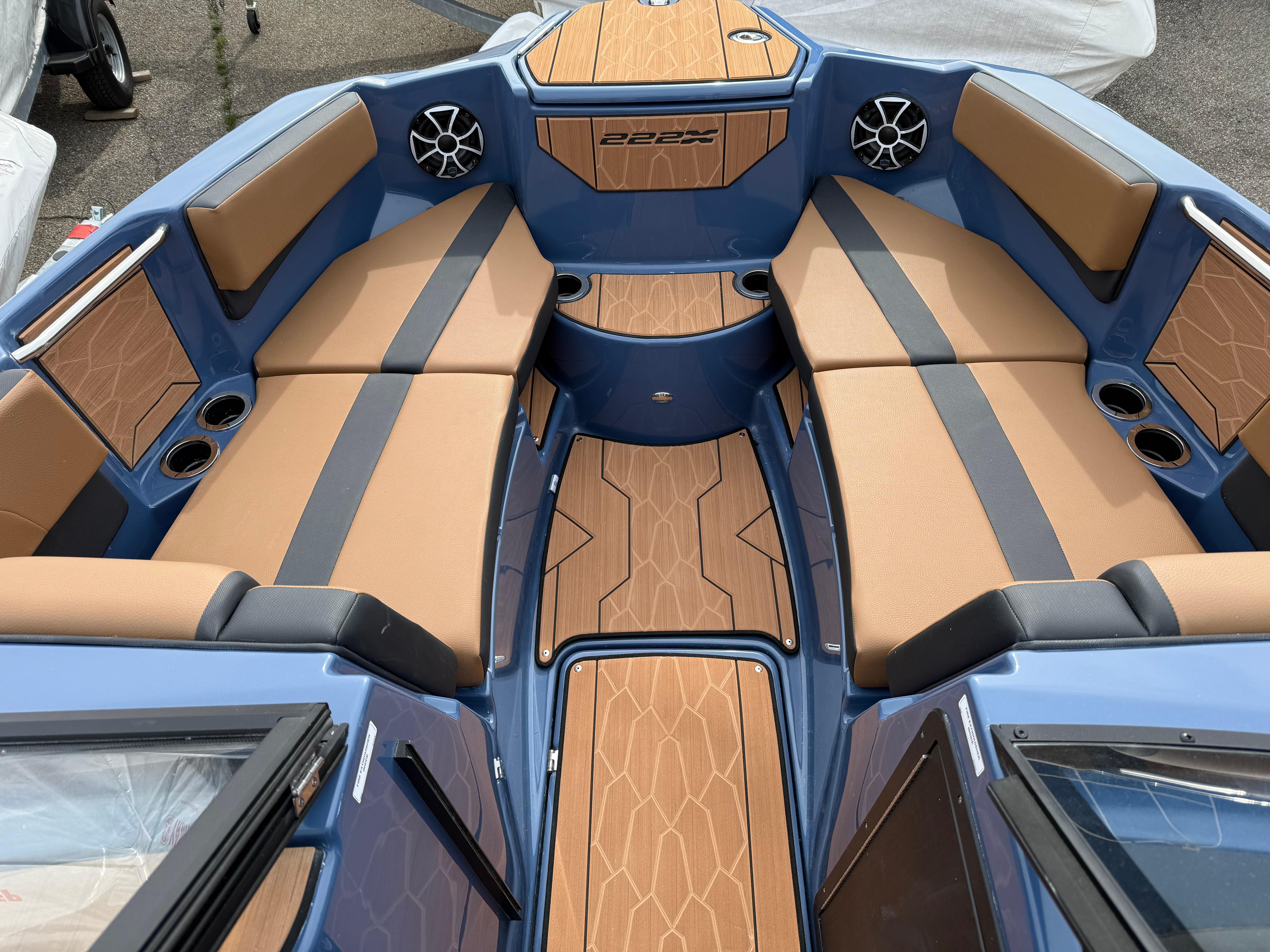 2024 Yamaha Boats 222XE Gallery