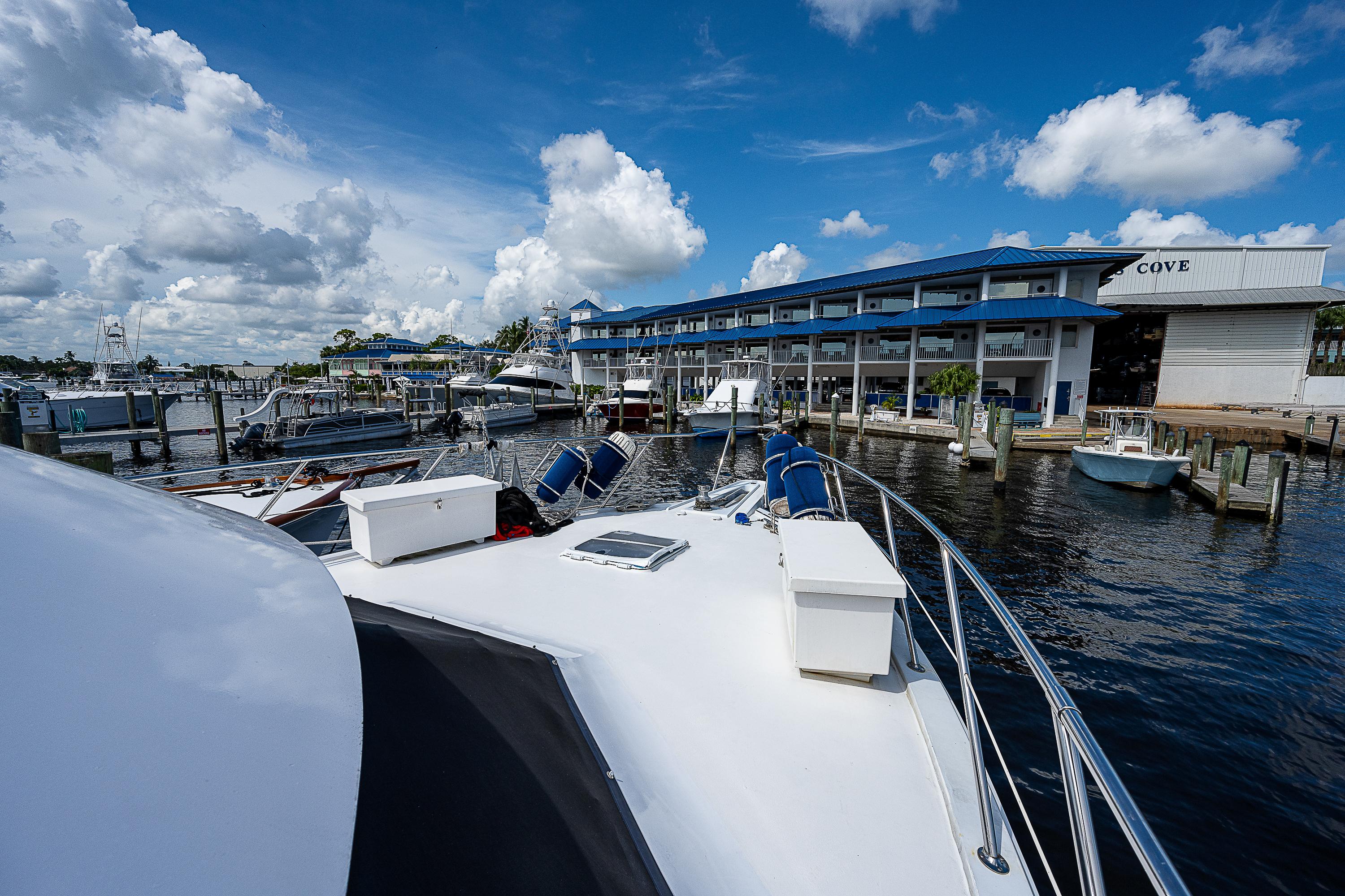 Hatteras 52 Motor Yacht 1999 