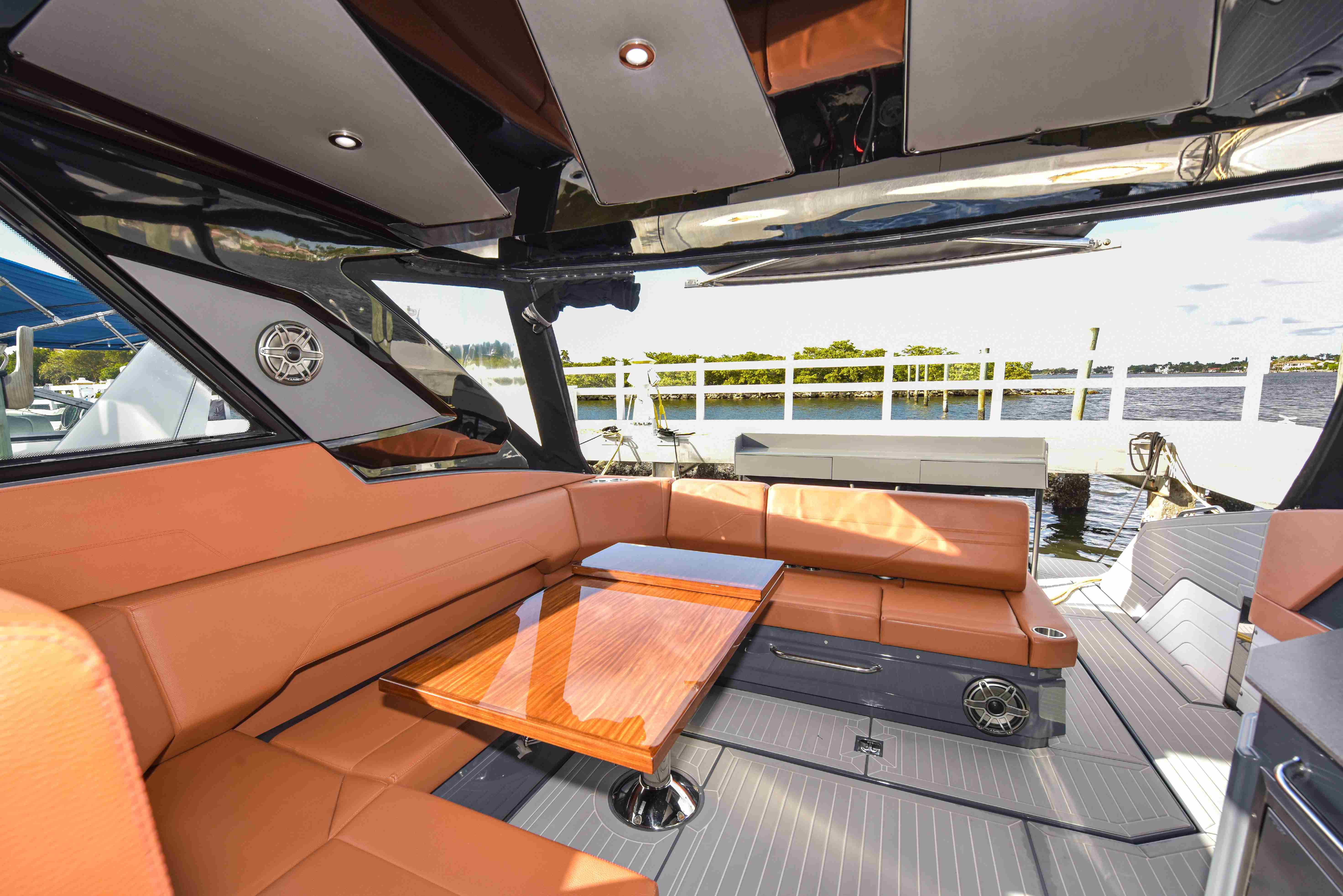 2021-cruisers-yachts-42-gls-ob-power-9778842-20250501095508252-1_XLARGE