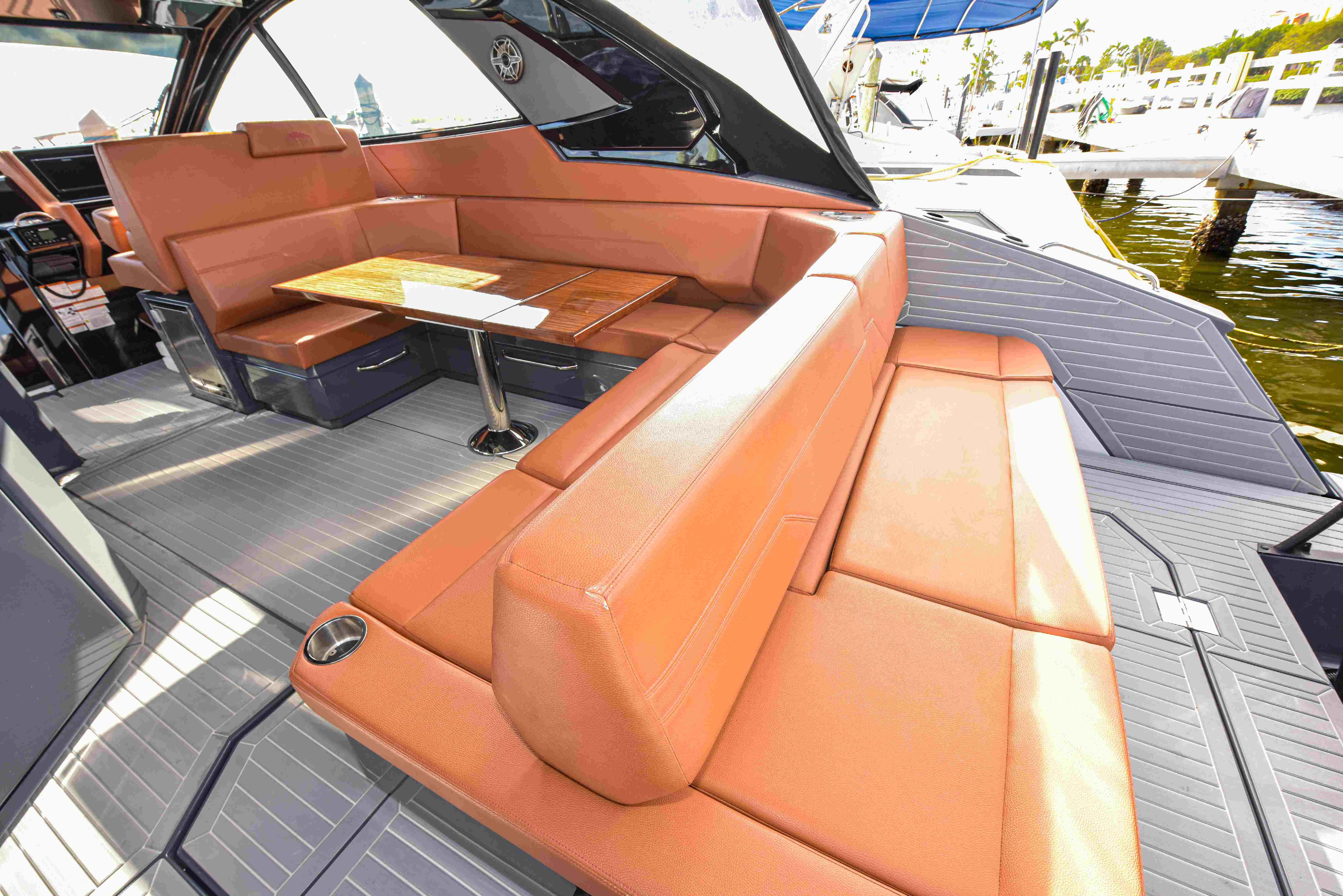 2021-cruisers-yachts-42-gls-ob-power-9778842-20250501095514271-1_XLARGE