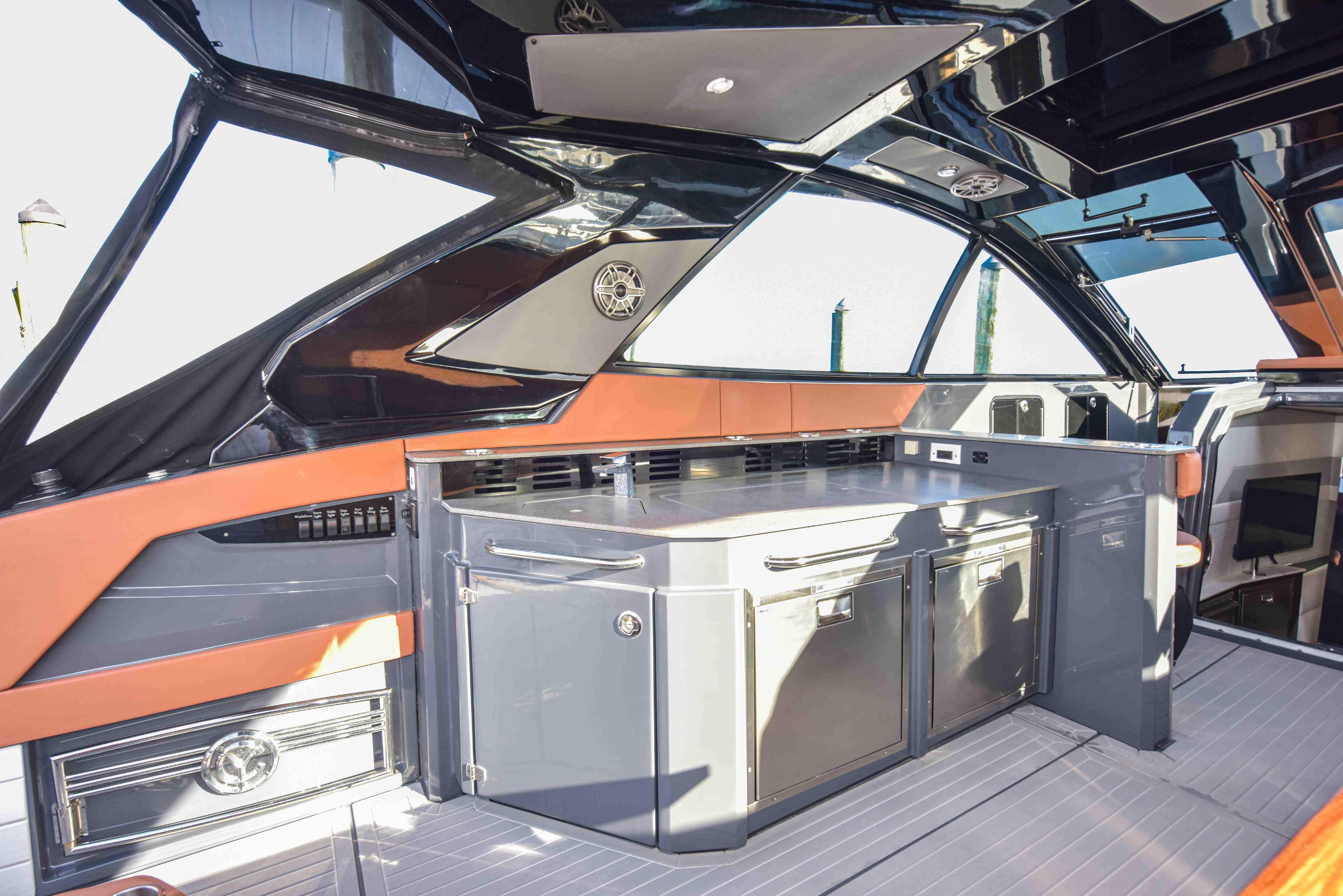 2021-cruisers-yachts-42-gls-ob-power-9778842-20250501095542199-1_XLARGE