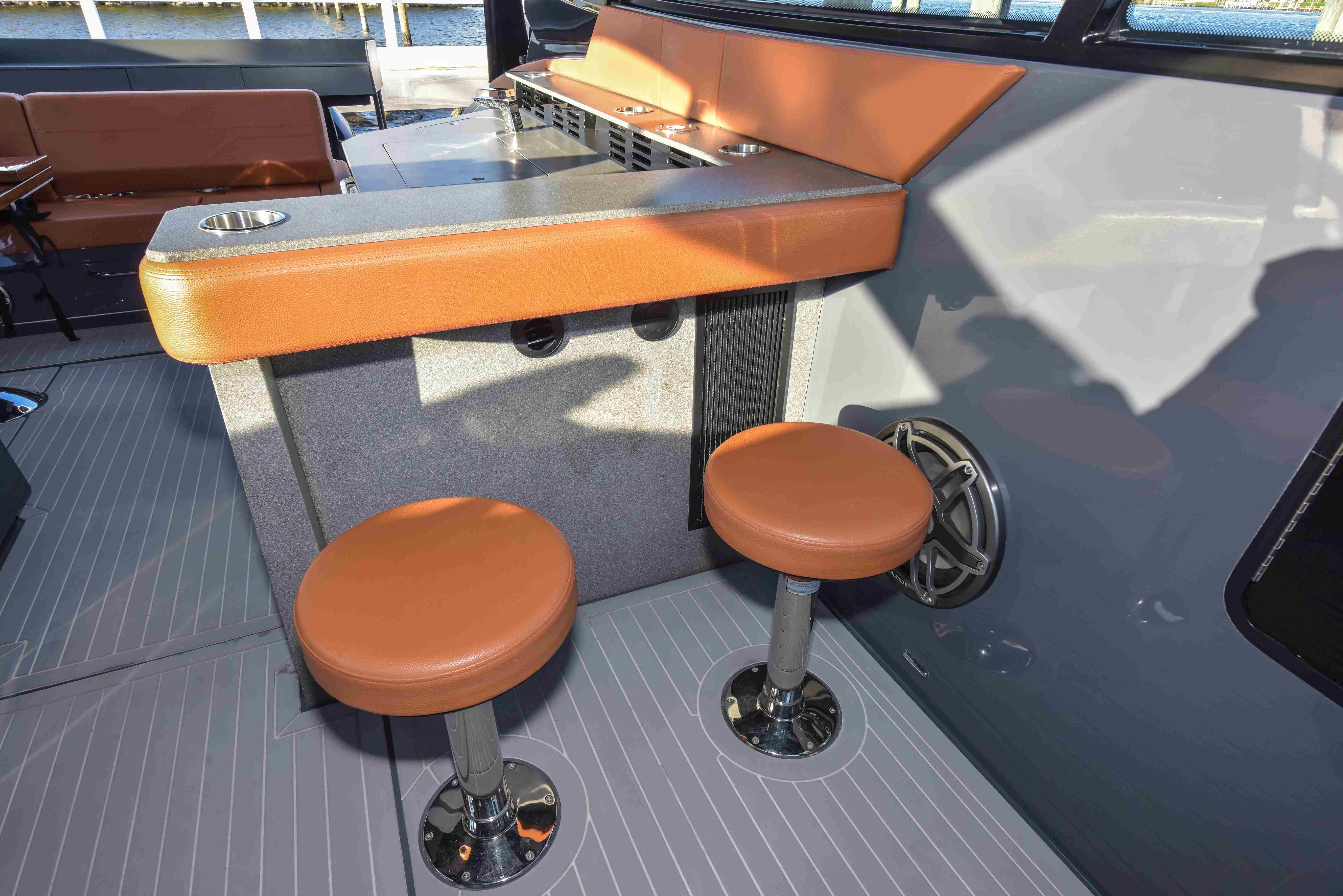 2021-cruisers-yachts-42-gls-ob-power-9778842-20250501095631226-1_XLARGE