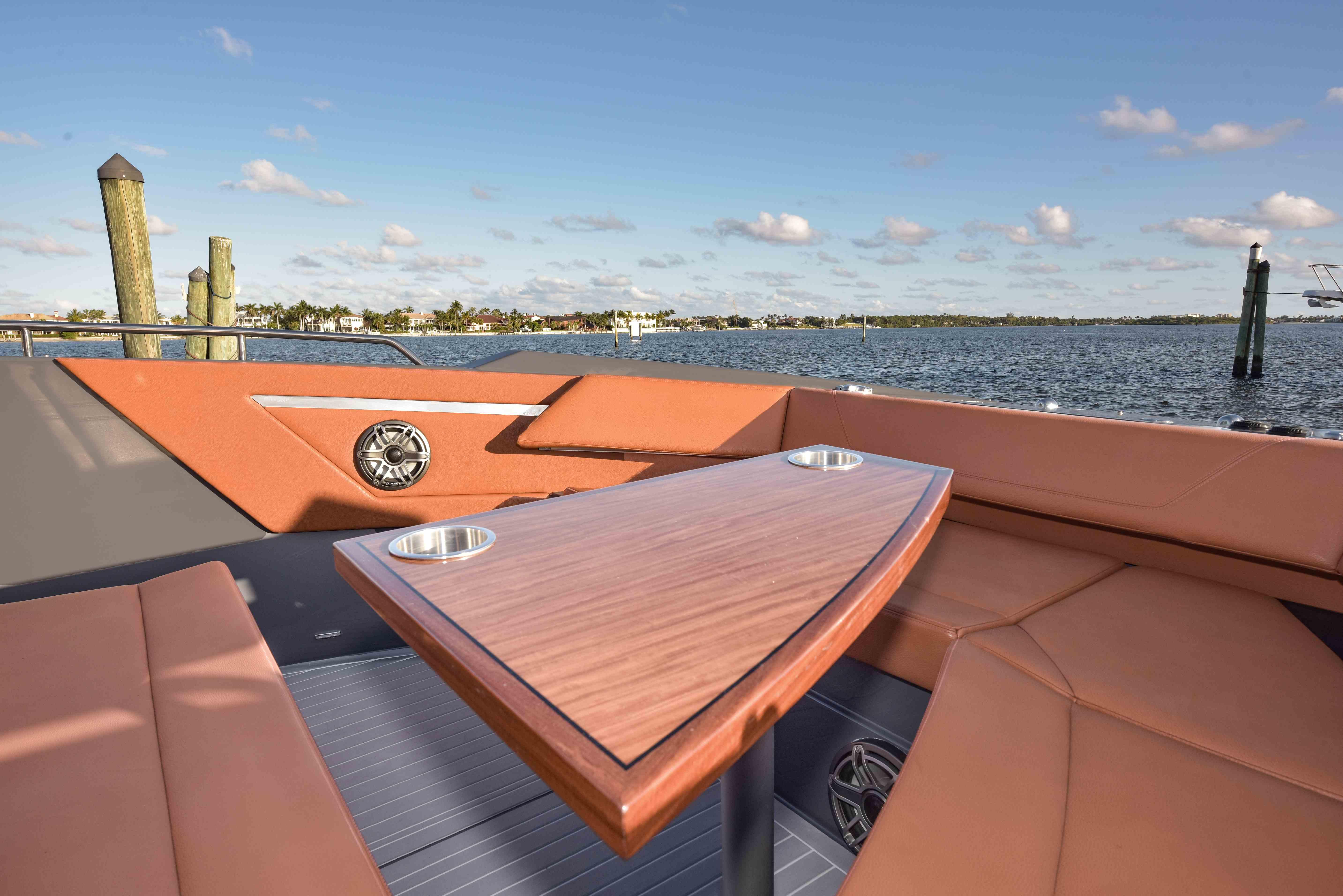2021-cruisers-yachts-42-gls-ob-power-9778842-20250501095640243-1_XLARGE