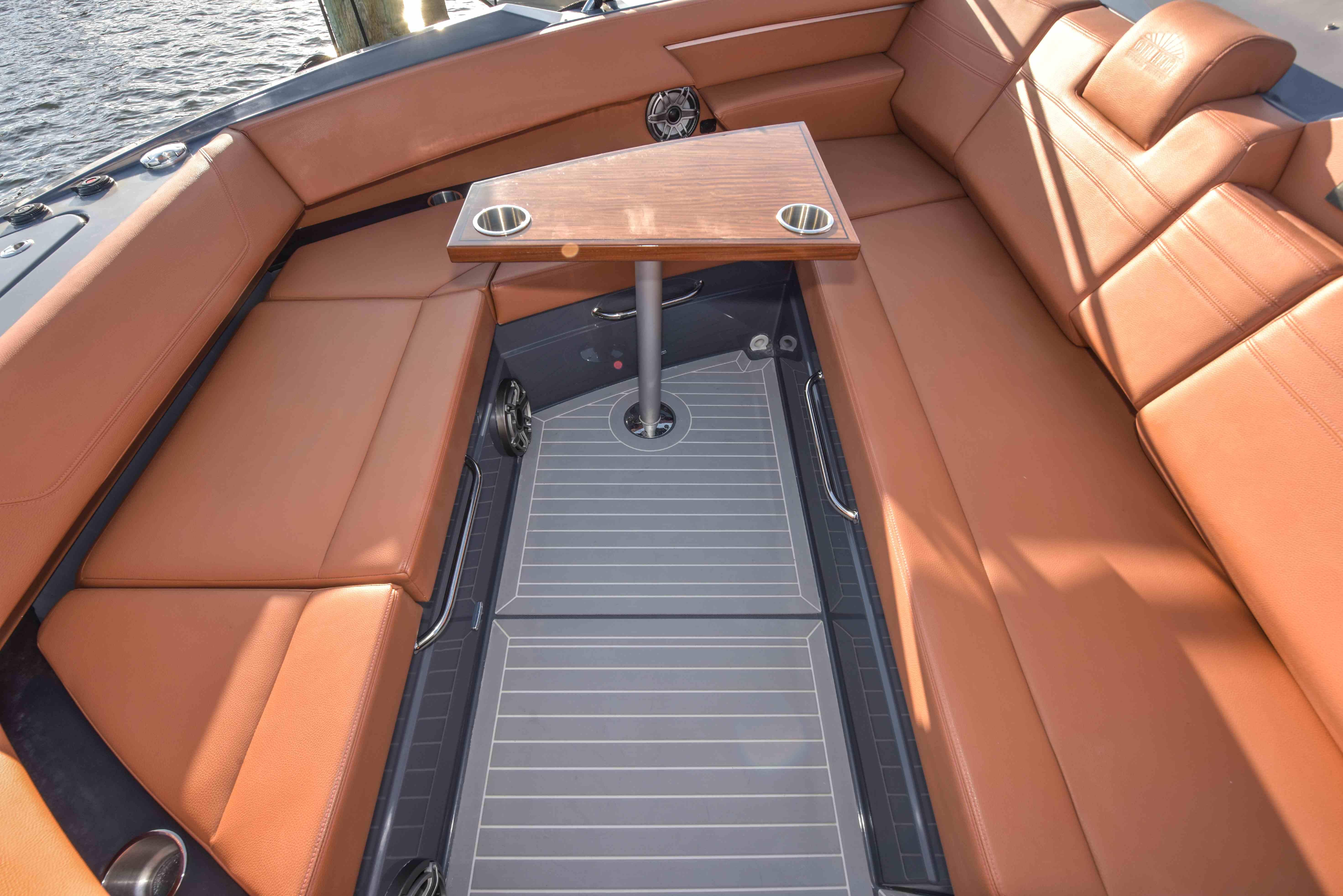 2021-cruisers-yachts-42-gls-ob-power-9778842-20250501095643455-1_XLARGE