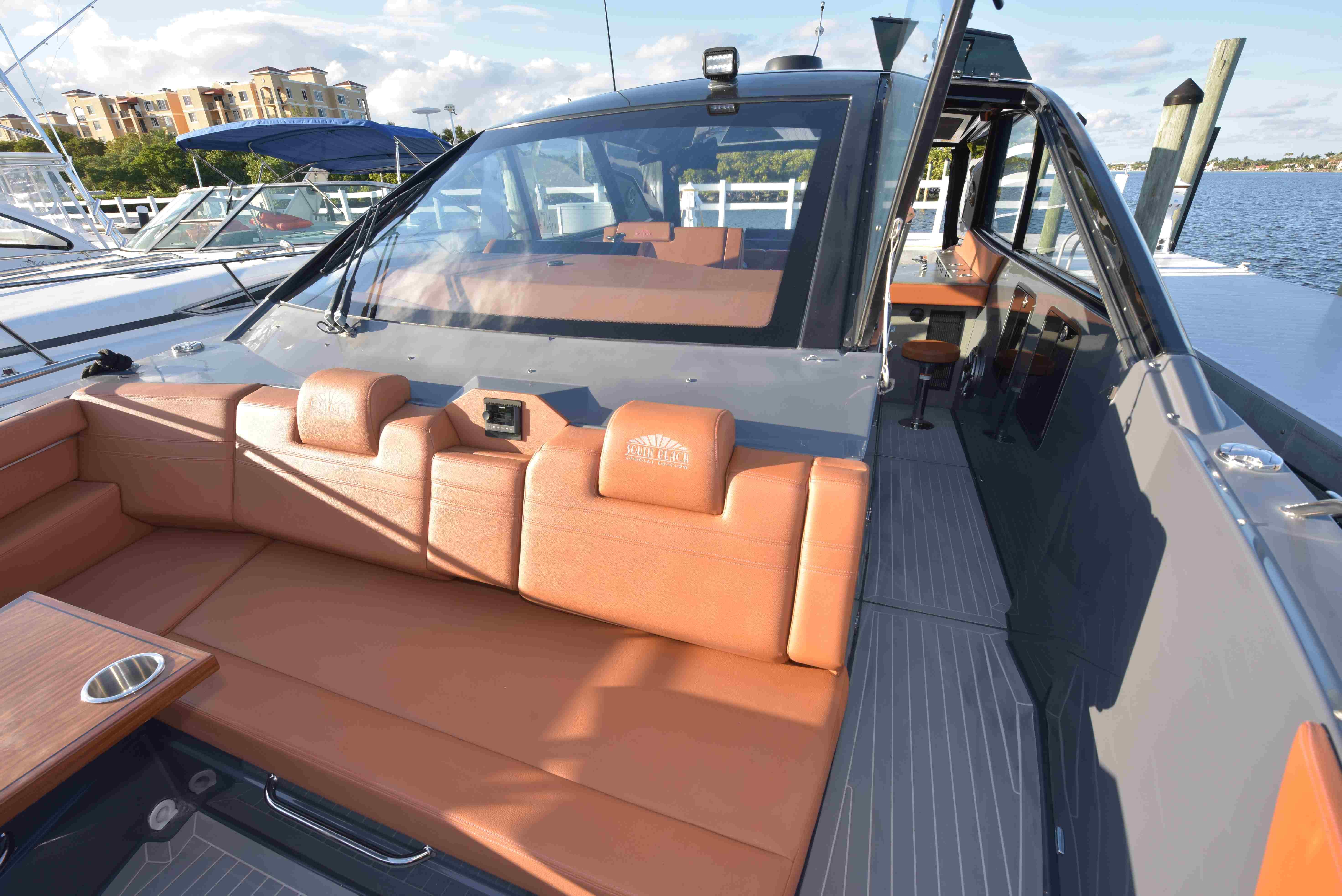 2021-cruisers-yachts-42-gls-ob-power-9778842-20250501095646358-1_XLARGE