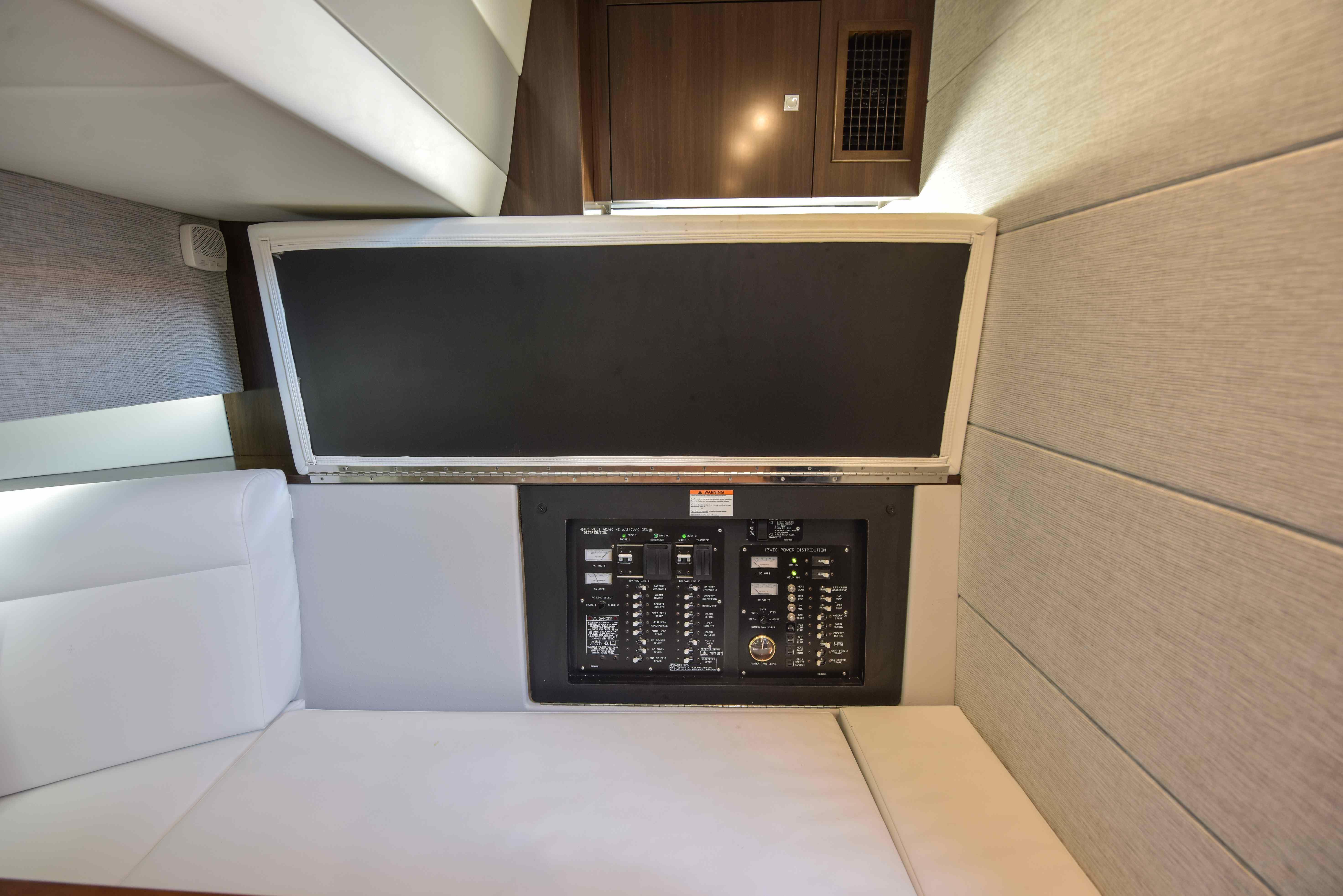 2021-cruisers-yachts-42-gls-ob-power-9778842-20250501095656356-1_XLARGE