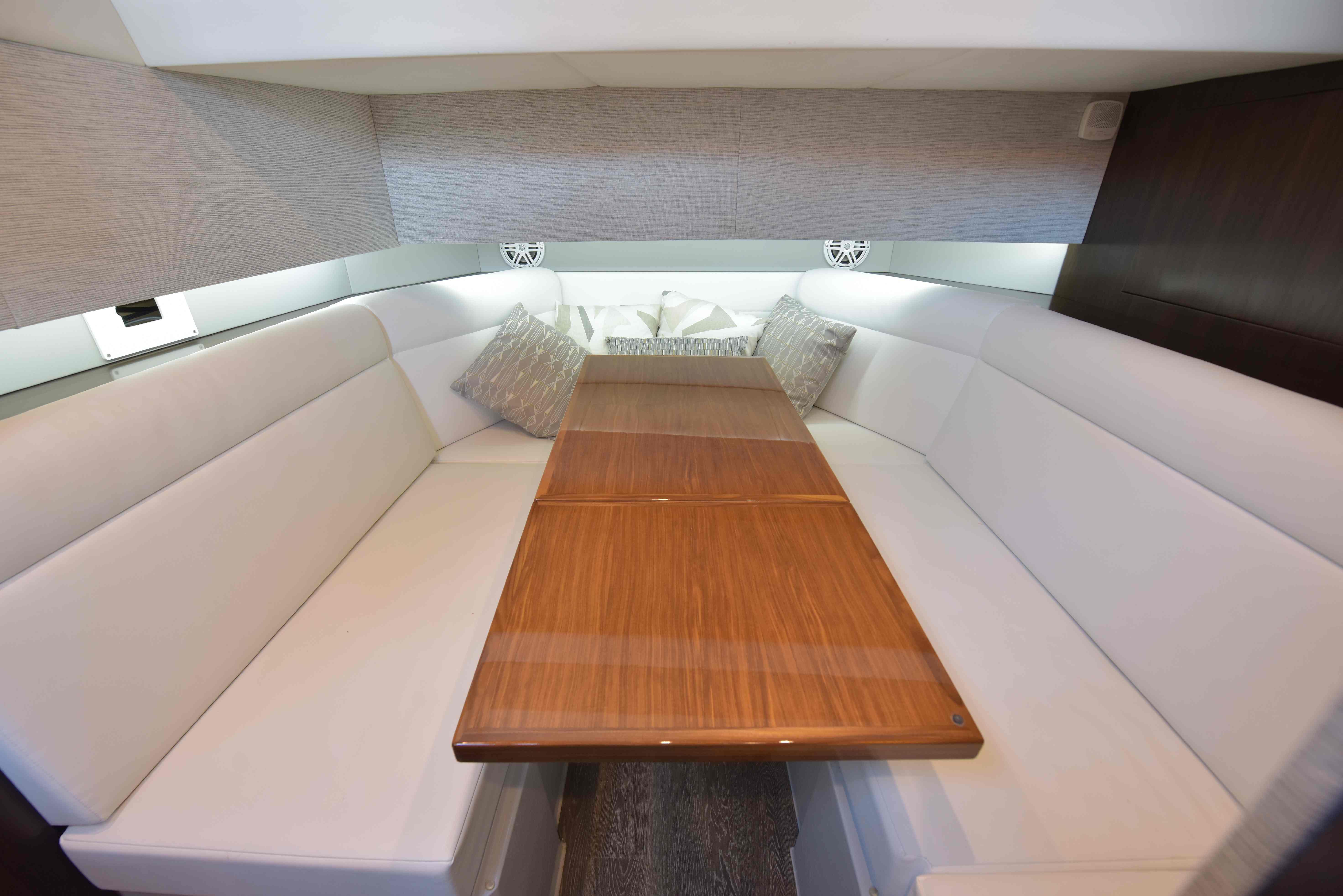 2021-cruisers-yachts-42-gls-ob-power-9778842-20250501095702364-1_XLARGE
