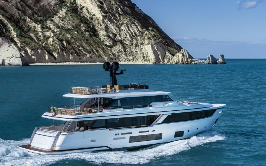 Custom line Navetta 30