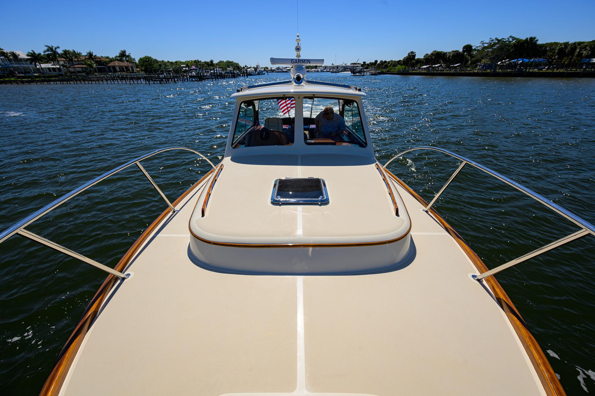 2010-hinckley-picnic-boat-37-mkiii-power-9728845-20250326104631212-1_XLARGE