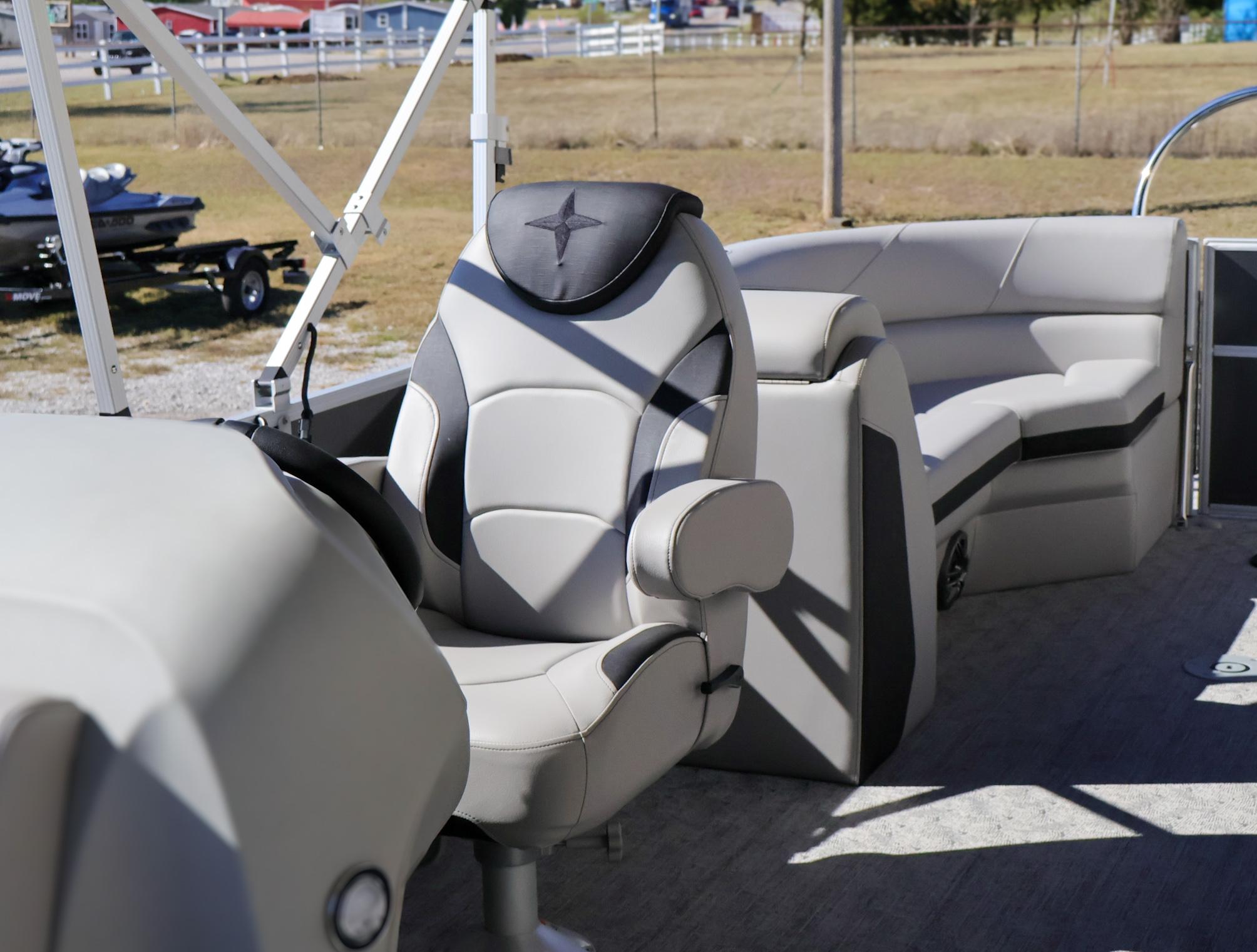 2024 Berkshire 24RFX LE / Suzuki 140 HP - Image 6