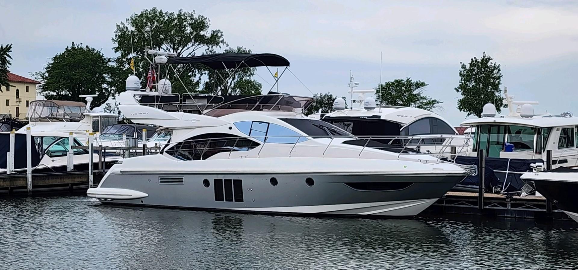 2013 Azimut 45 flybridge