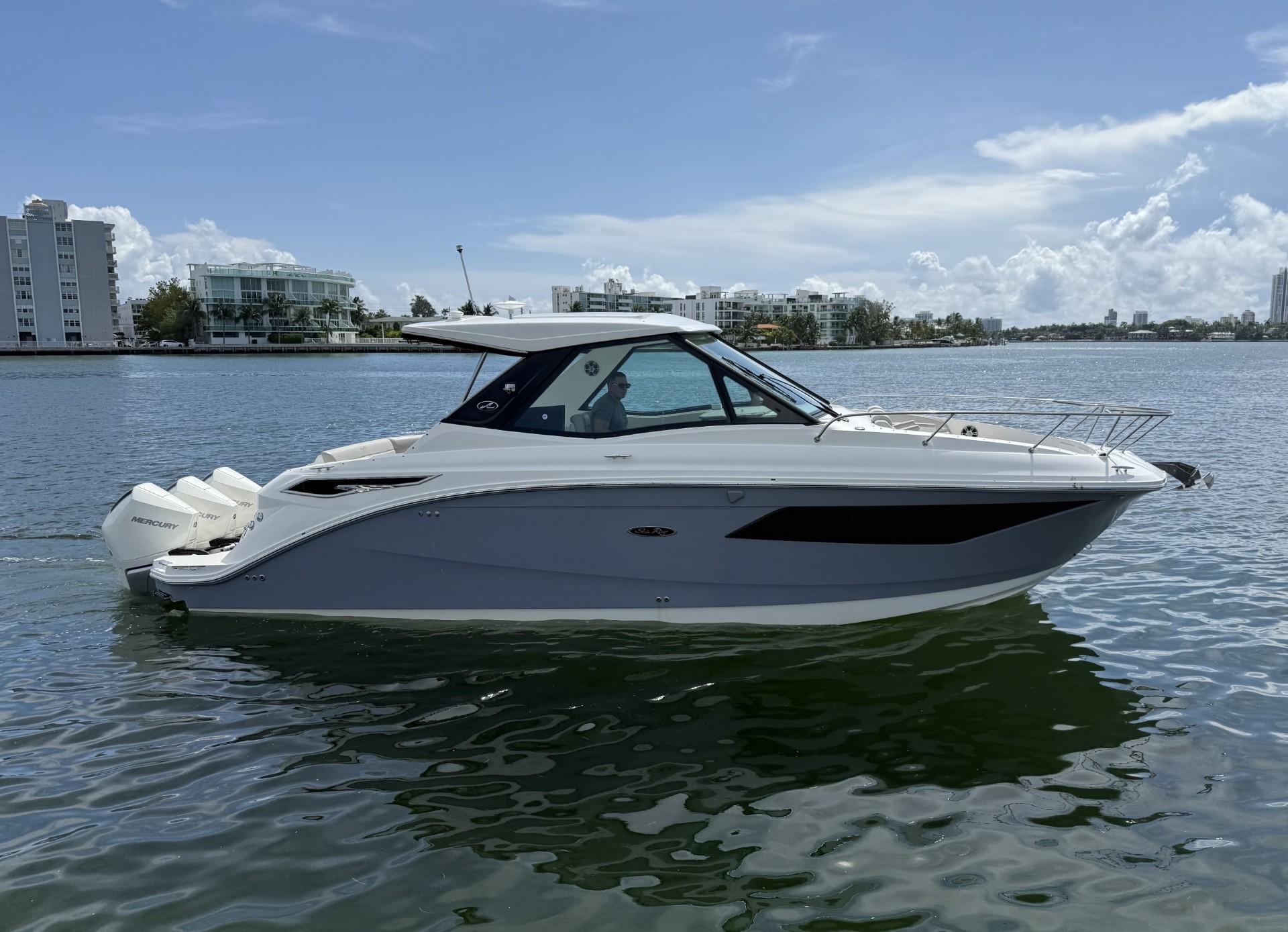 32 ft Sea Ray 2020