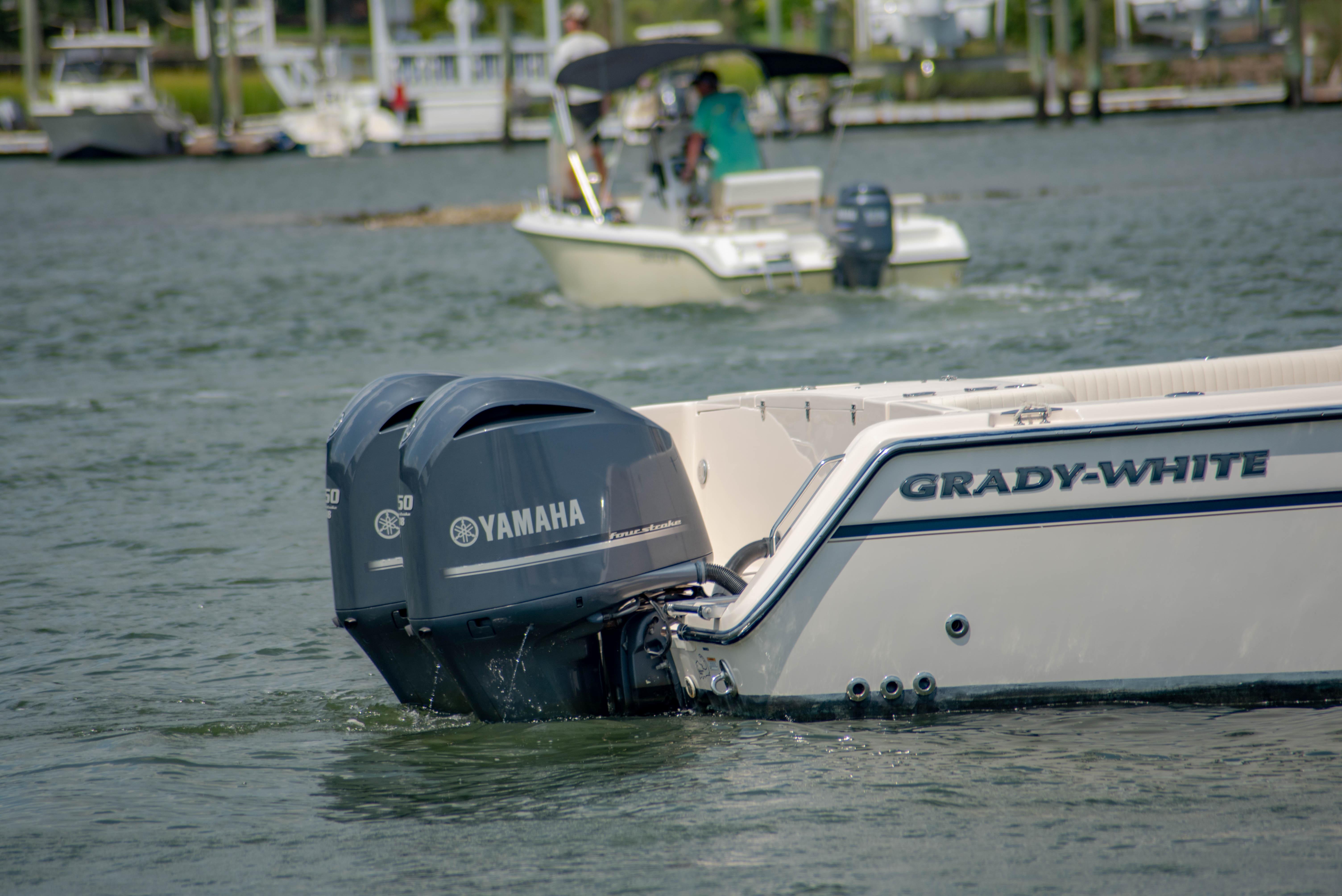 2013 Grady-White 300 Marlin