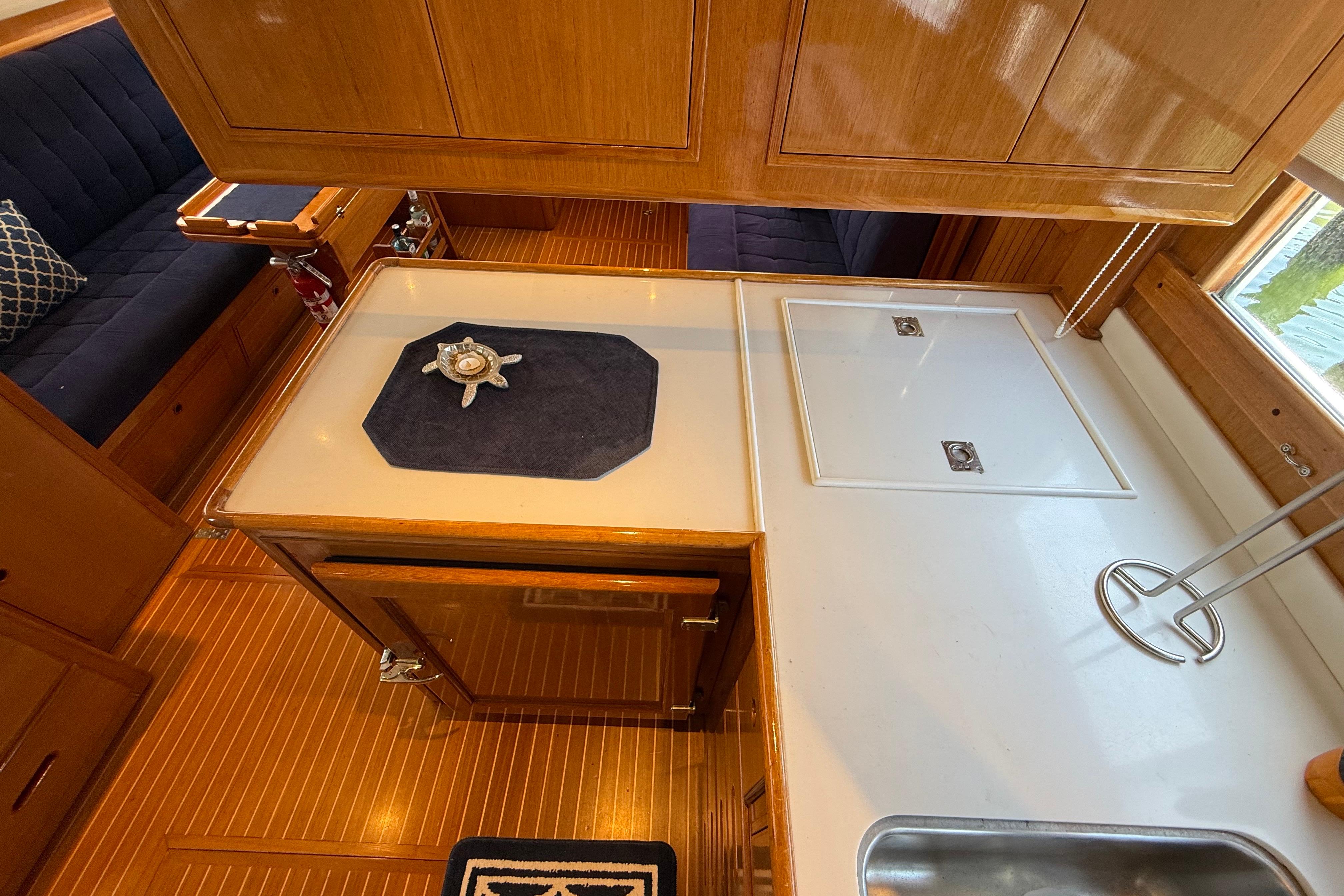 2002 Grand Banks 42 Classic-17