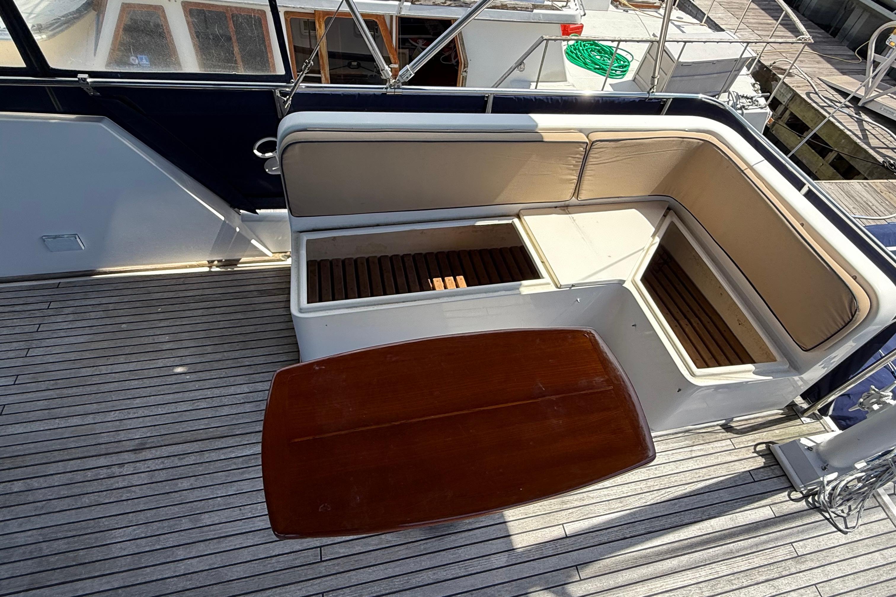 2002 Grand Banks 42 Classic-64
