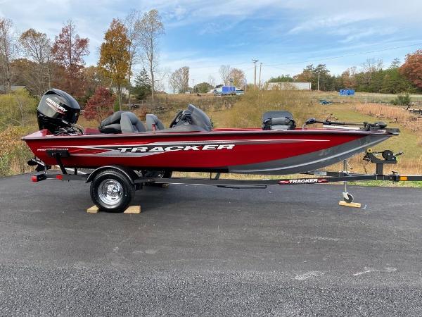 2022 Tracker Boats boat for sale, model of the boat is Pro Team 175 TXW® & Image # 1 of 25