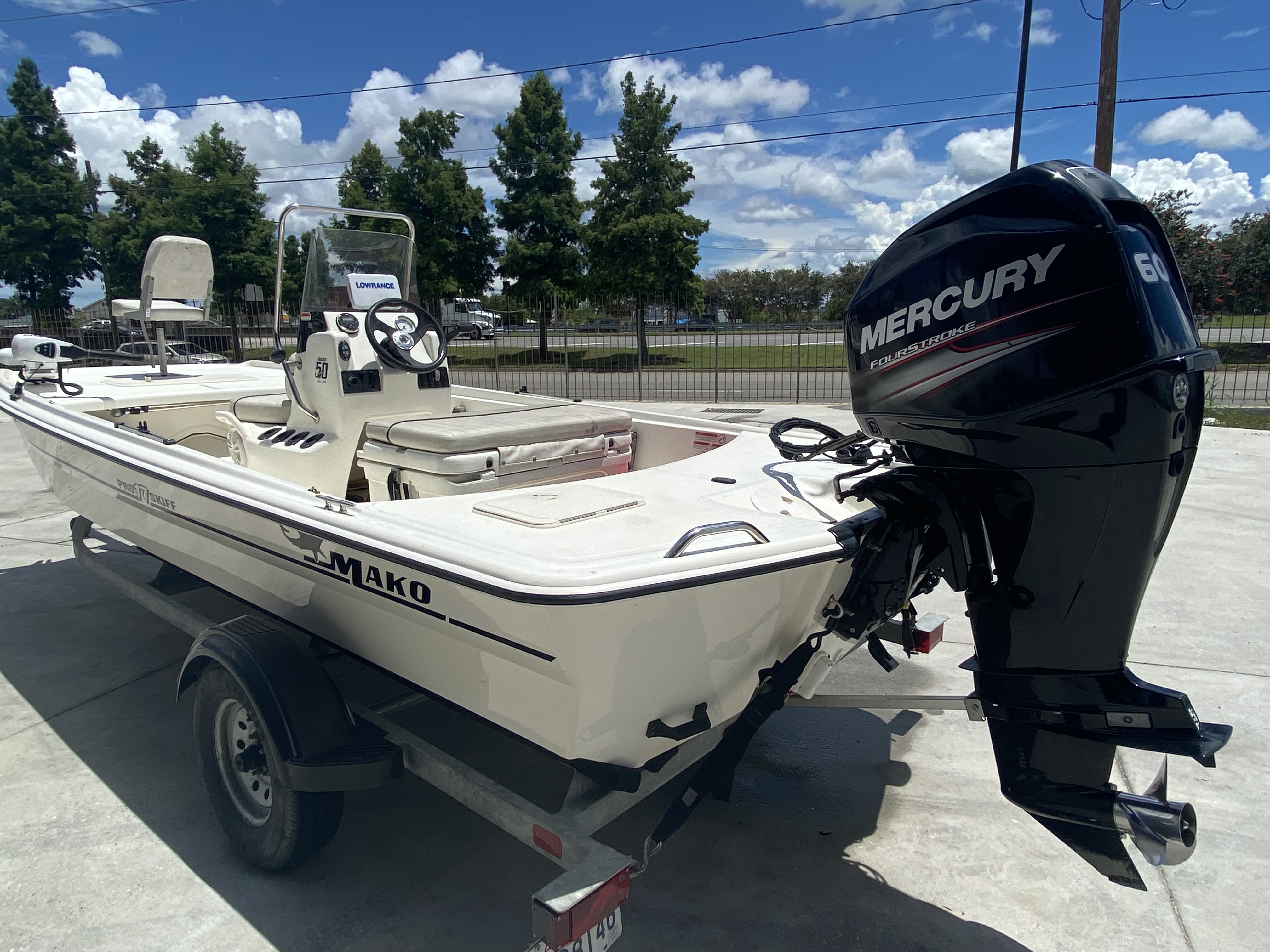 2017 Mako boat for sale, model of the boat is Pro Skiff 17 & Image # 8 of 11