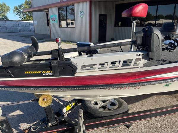 2001 Hawk boat for sale, model of the boat is Super 2100 & Image # 2 of 15