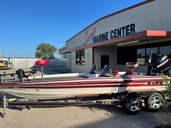 2001 Hawk boat for sale, model of the boat is Super 2100 & Image # 1 of 15