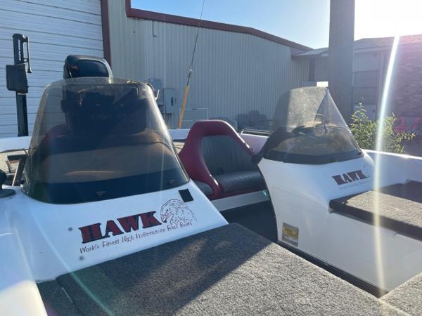 2001 Hawk boat for sale, model of the boat is Super 2100 & Image # 6 of 15