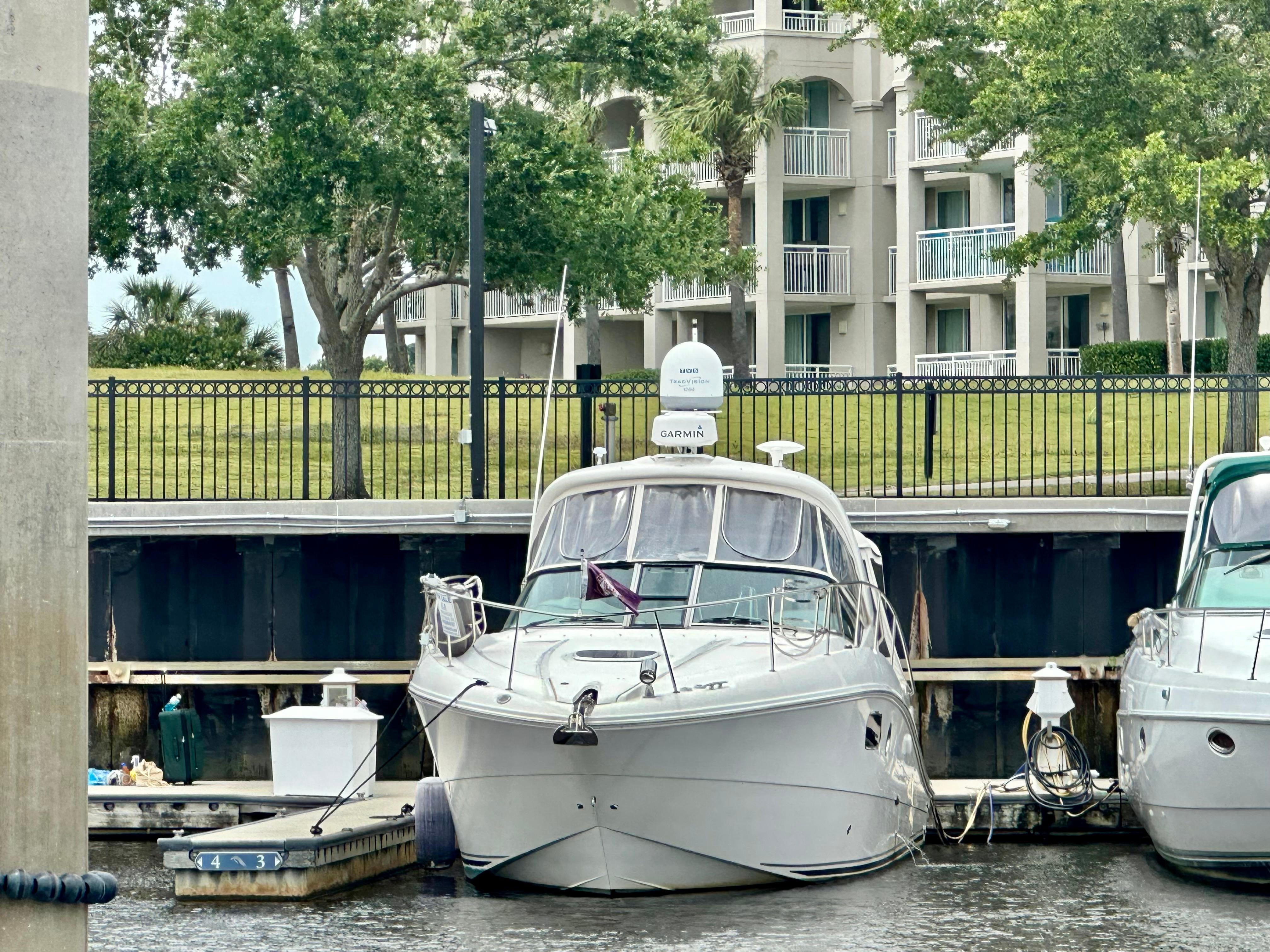 2010 Sea Ray 350 Sundancer