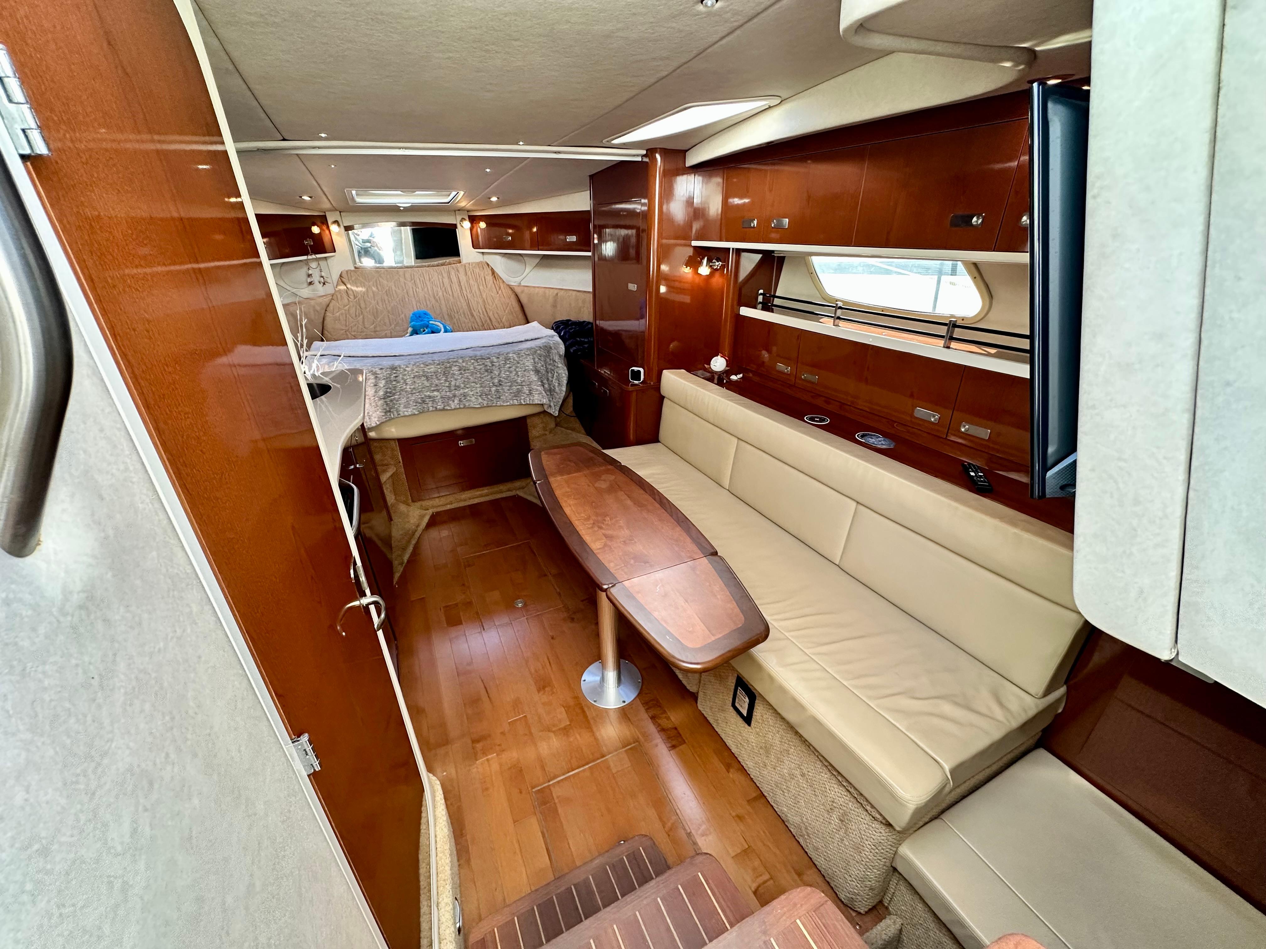 2010 Sea Ray 350 Sundancer