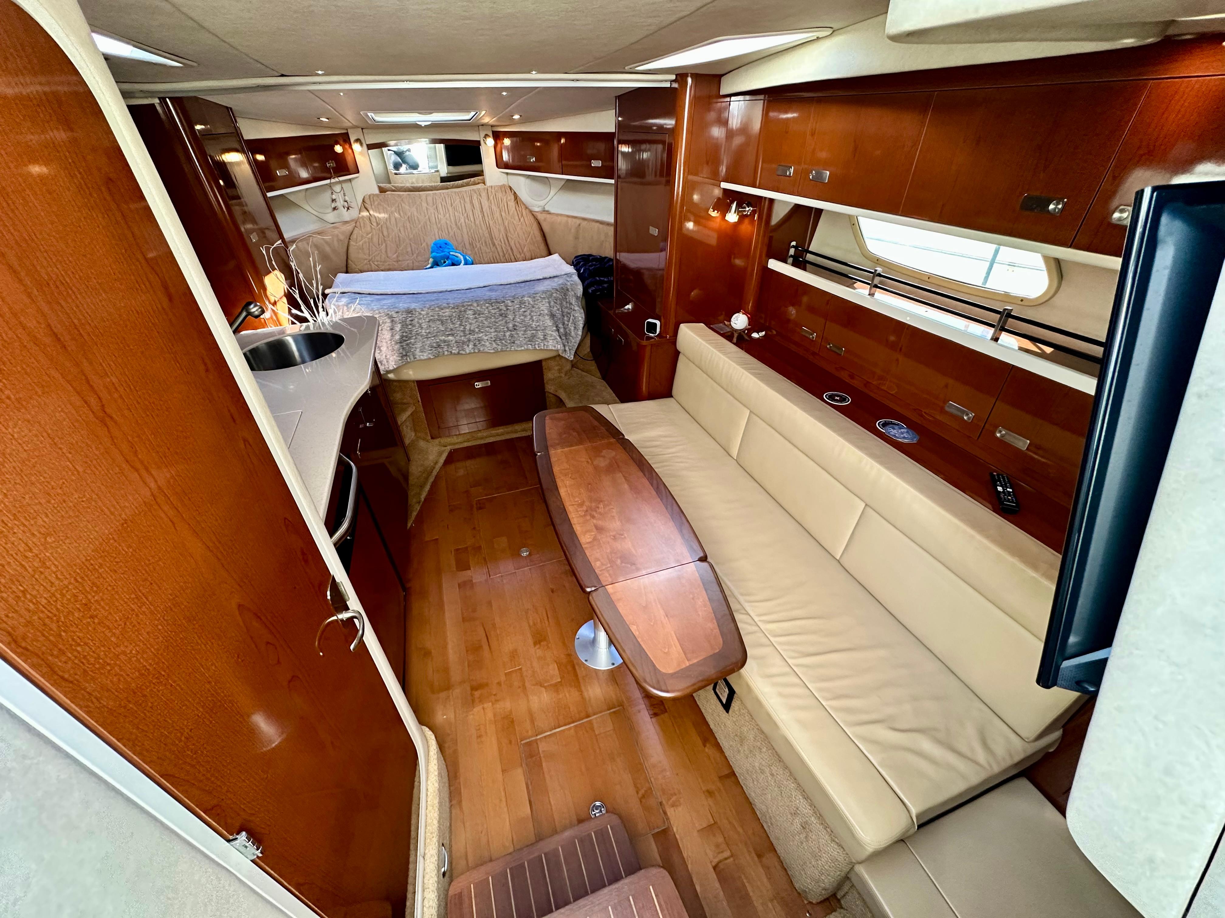 2010 Sea Ray 350 Sundancer