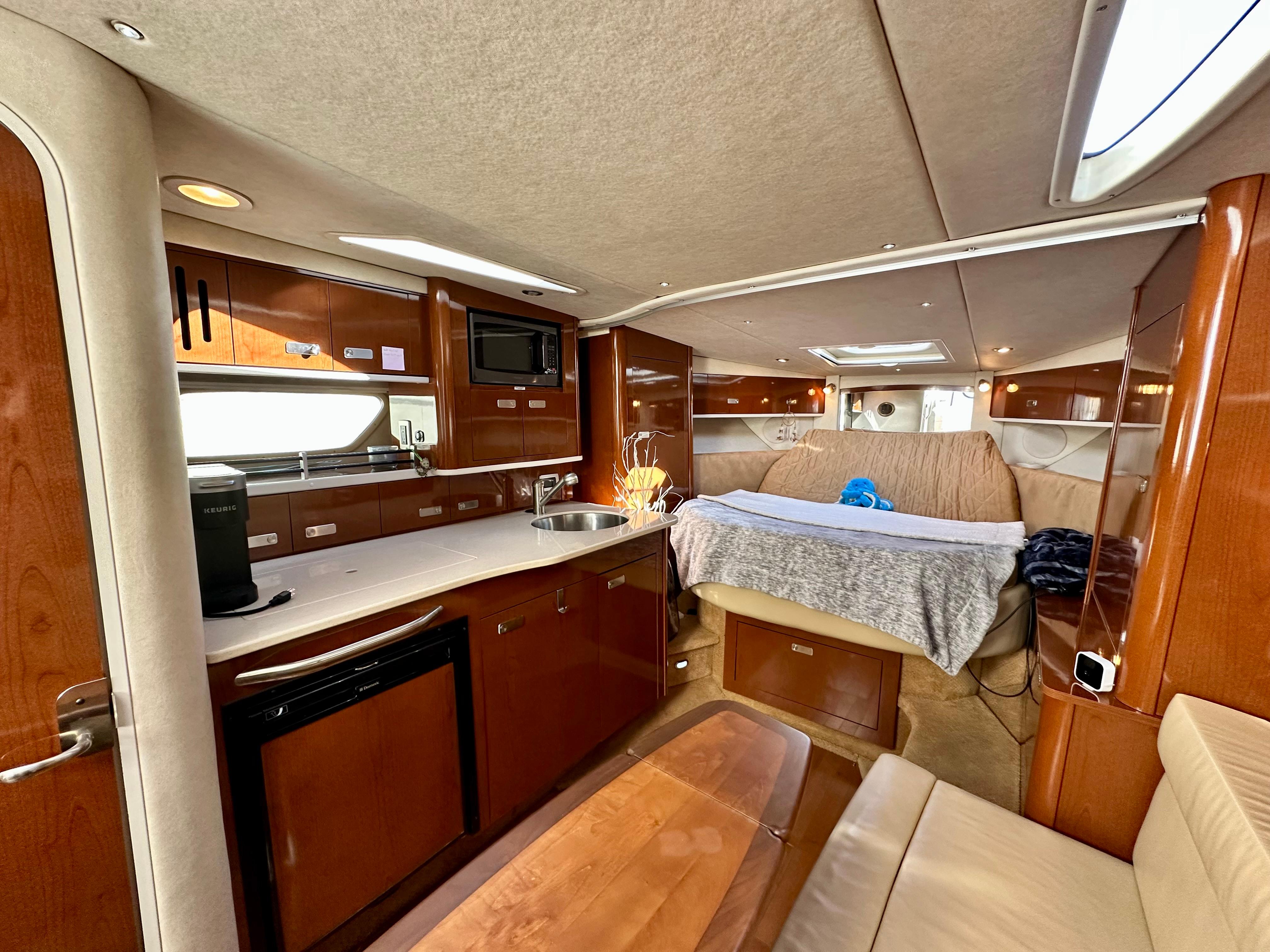 2010 Sea Ray 350 Sundancer