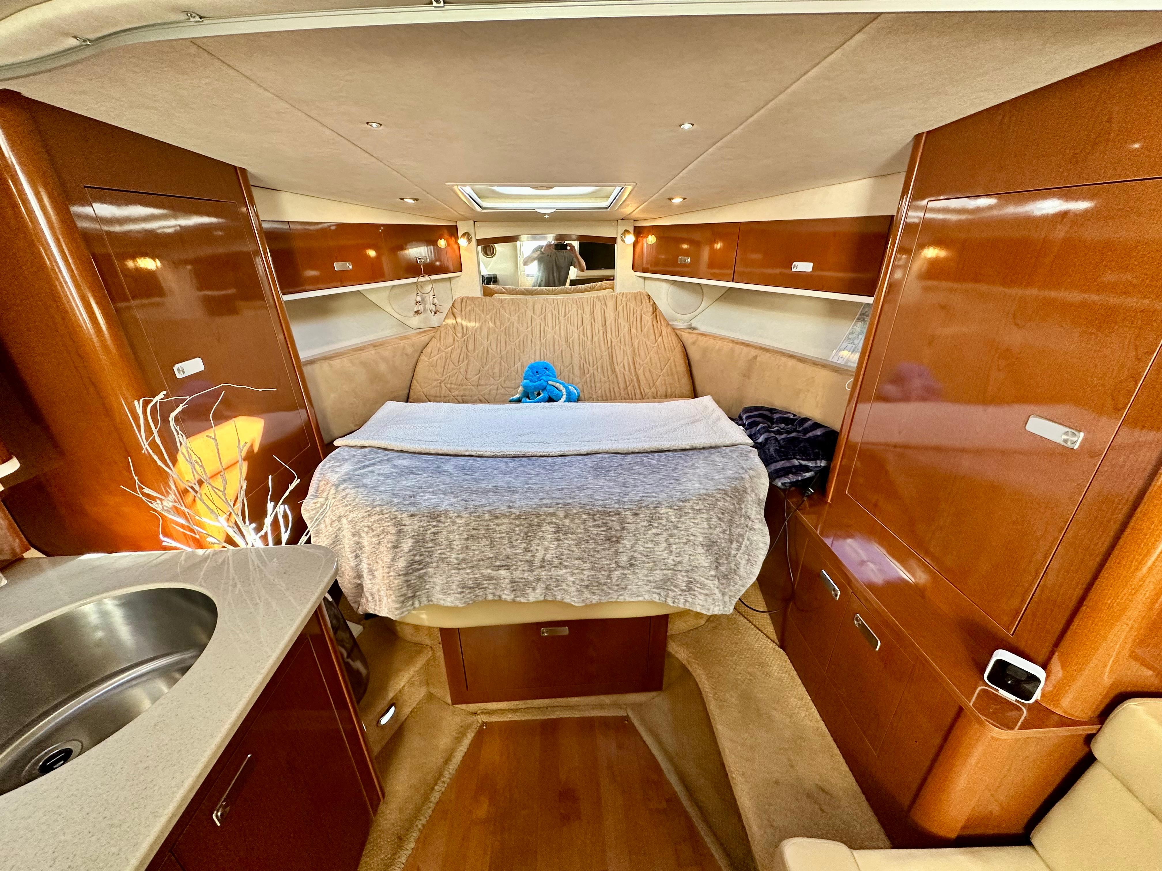 2010 Sea Ray 350 Sundancer