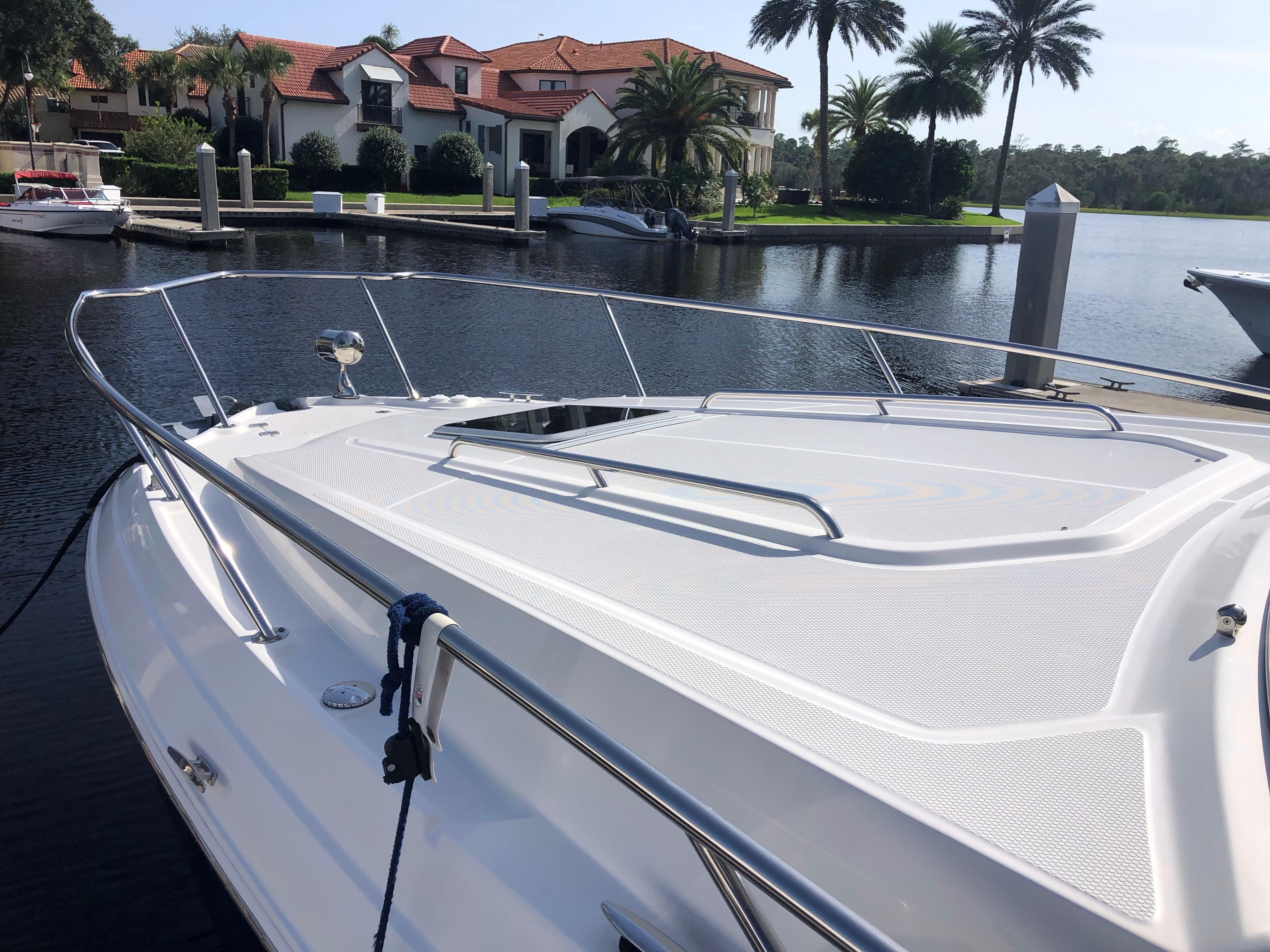 Chaparral 31- Bow