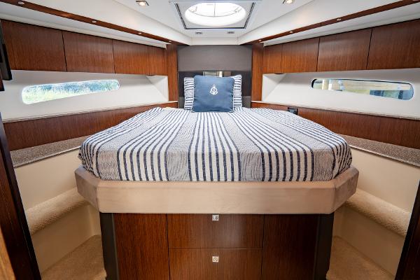 48' Cruisers Yachts, Listing Number 100905545, Image No. 4