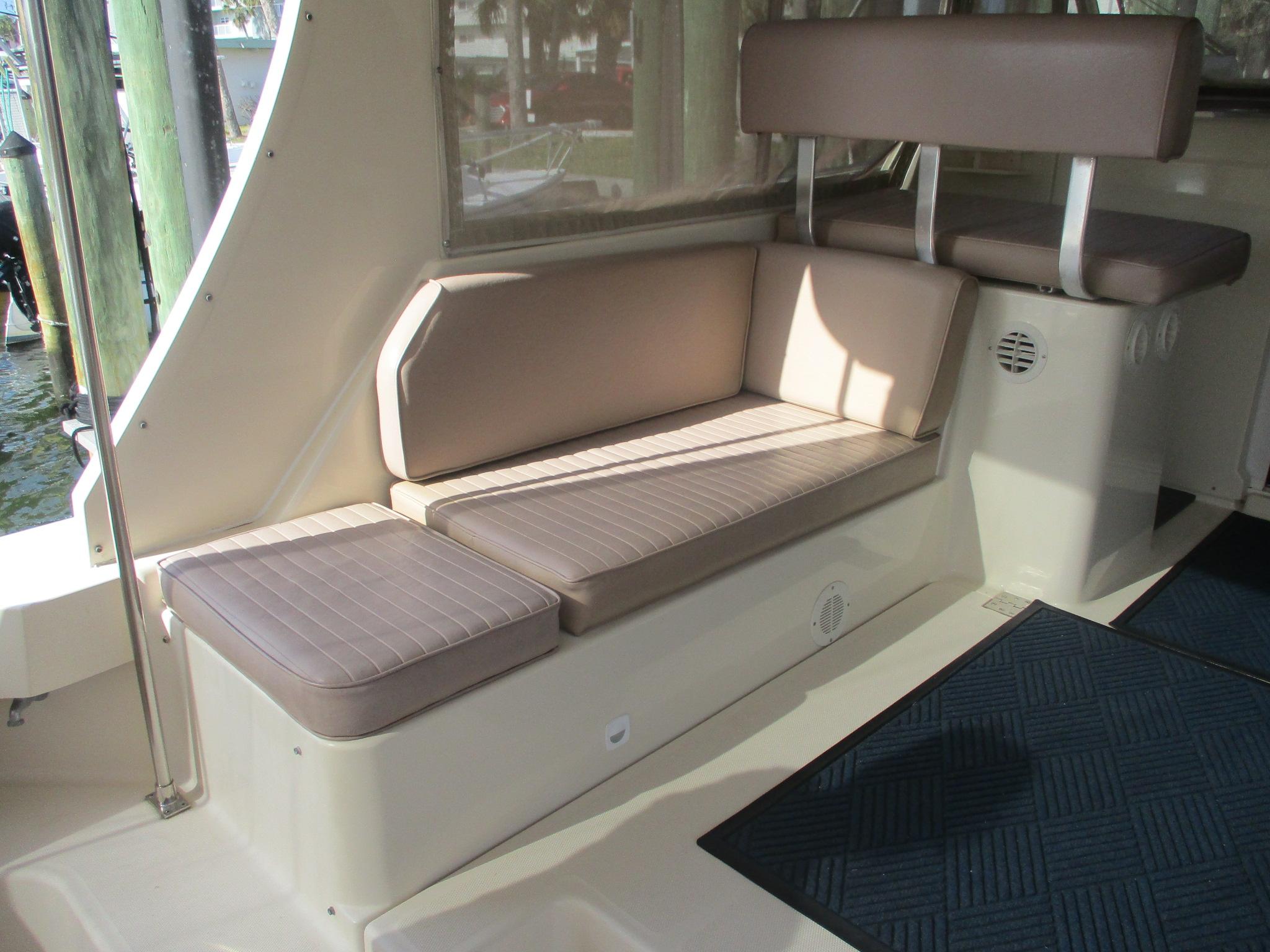 2007-mainship-pilot-34-sedan-power-9748873-20250409084110783-1_XLARGE