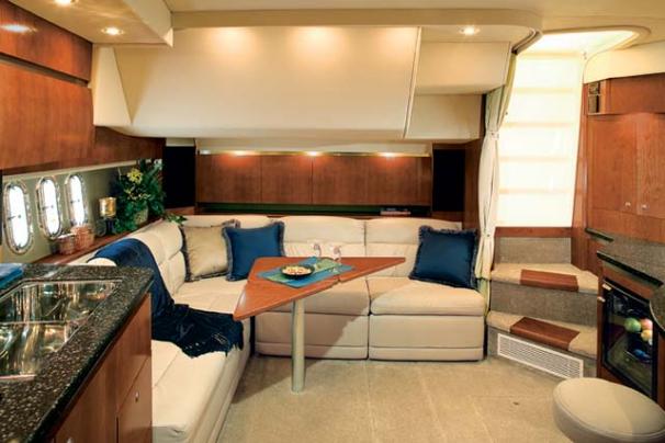 42 Cruisers Yachts 420 Express 2007 | HMY Yachts