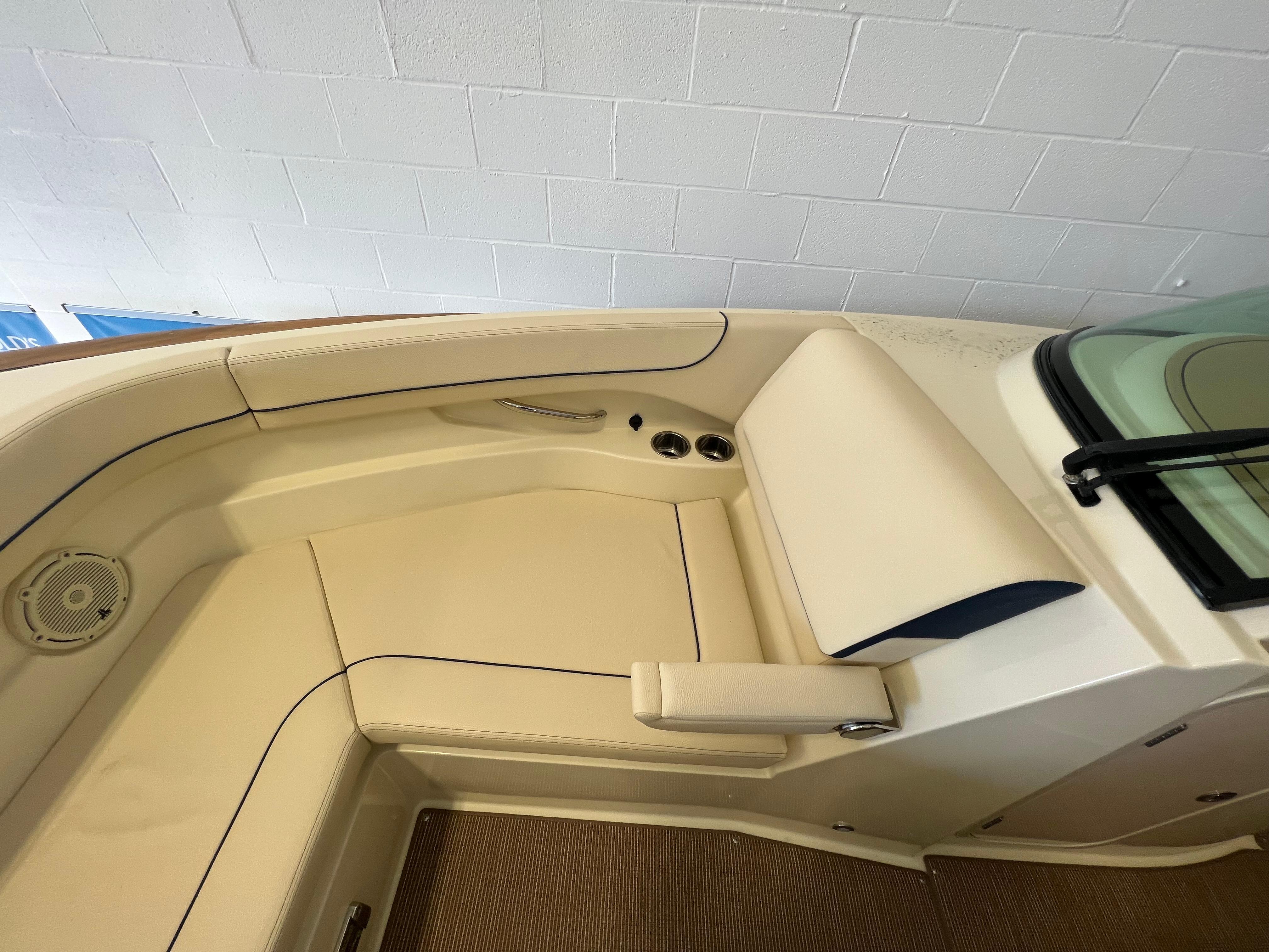 2026 Chris-Craft Calypso 28-10