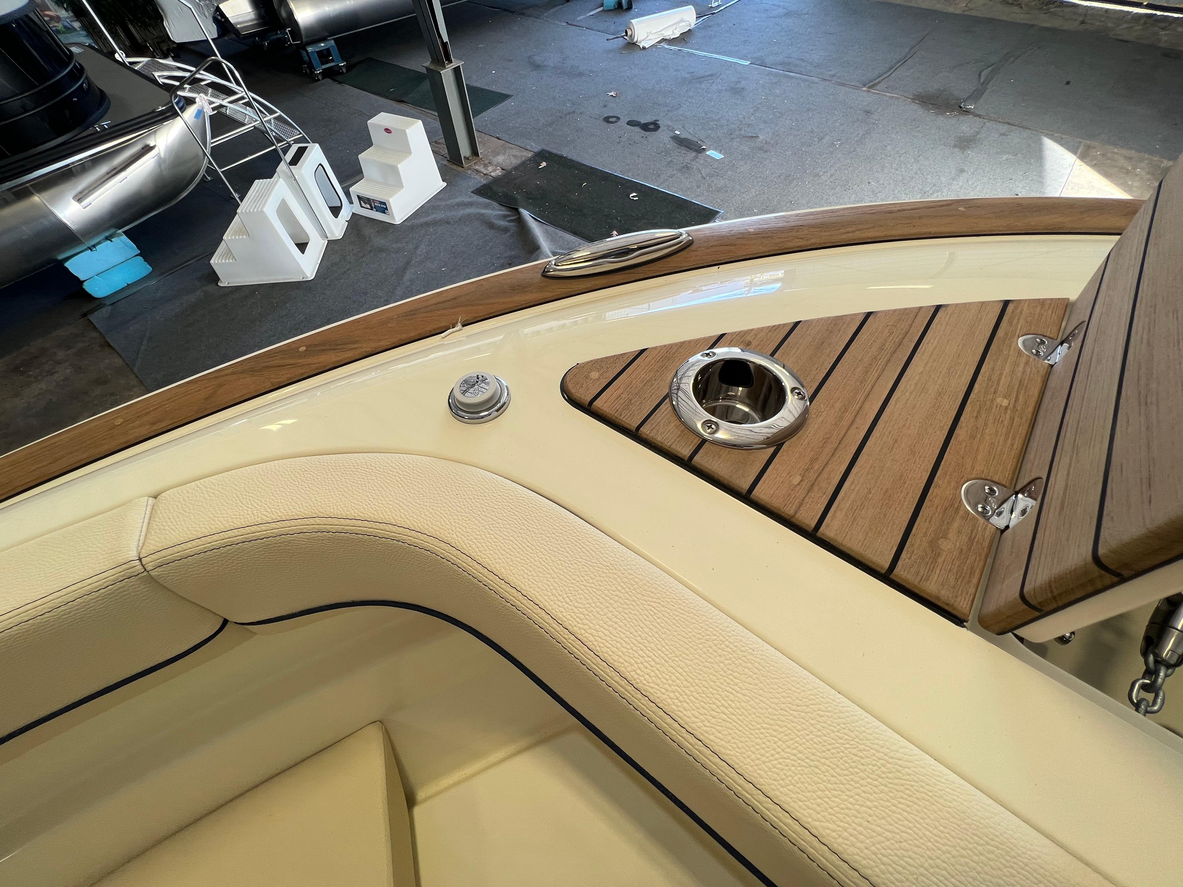 2026 Chris-Craft Calypso 28-16