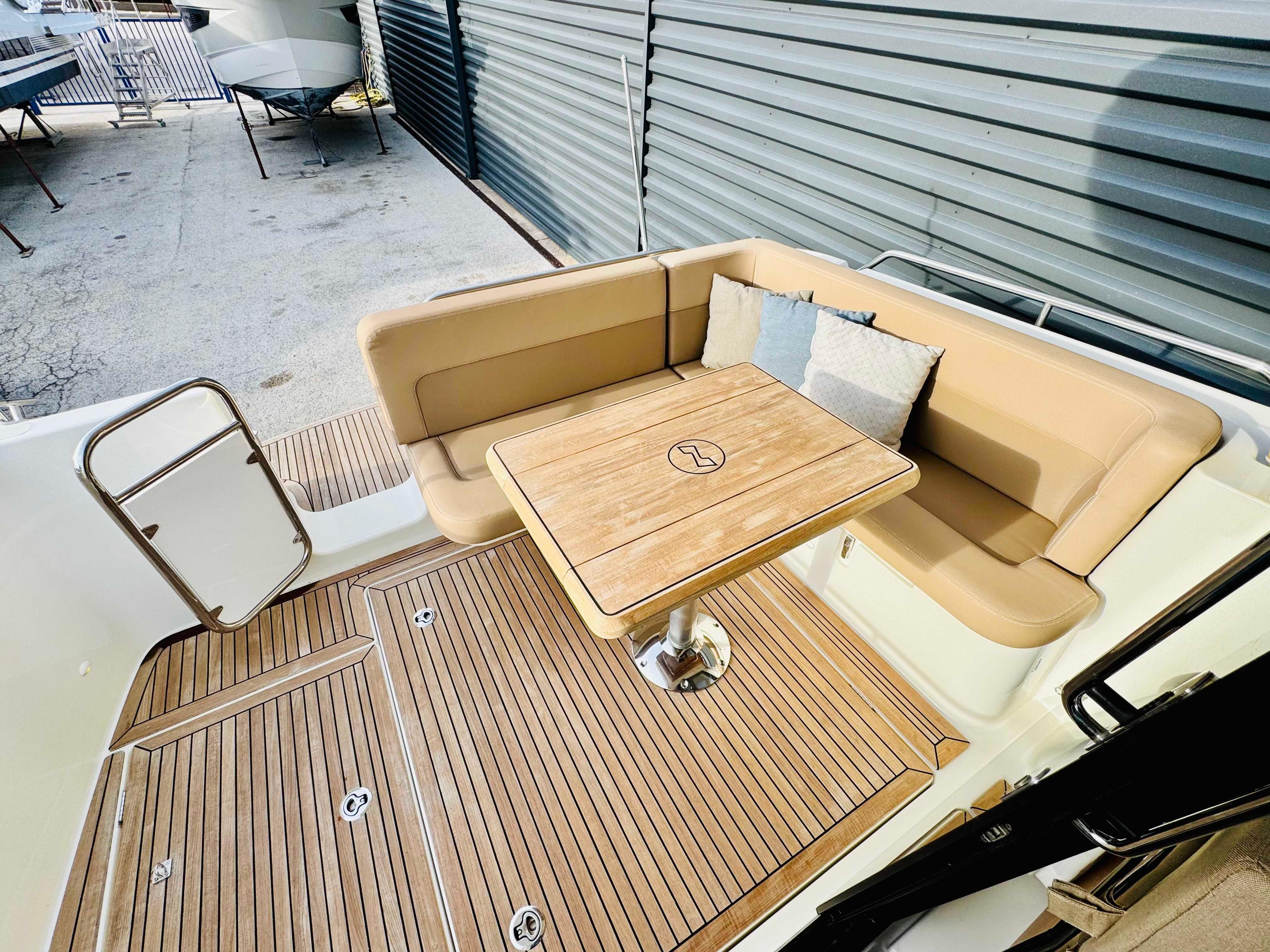 Nimbus 305 Coupe