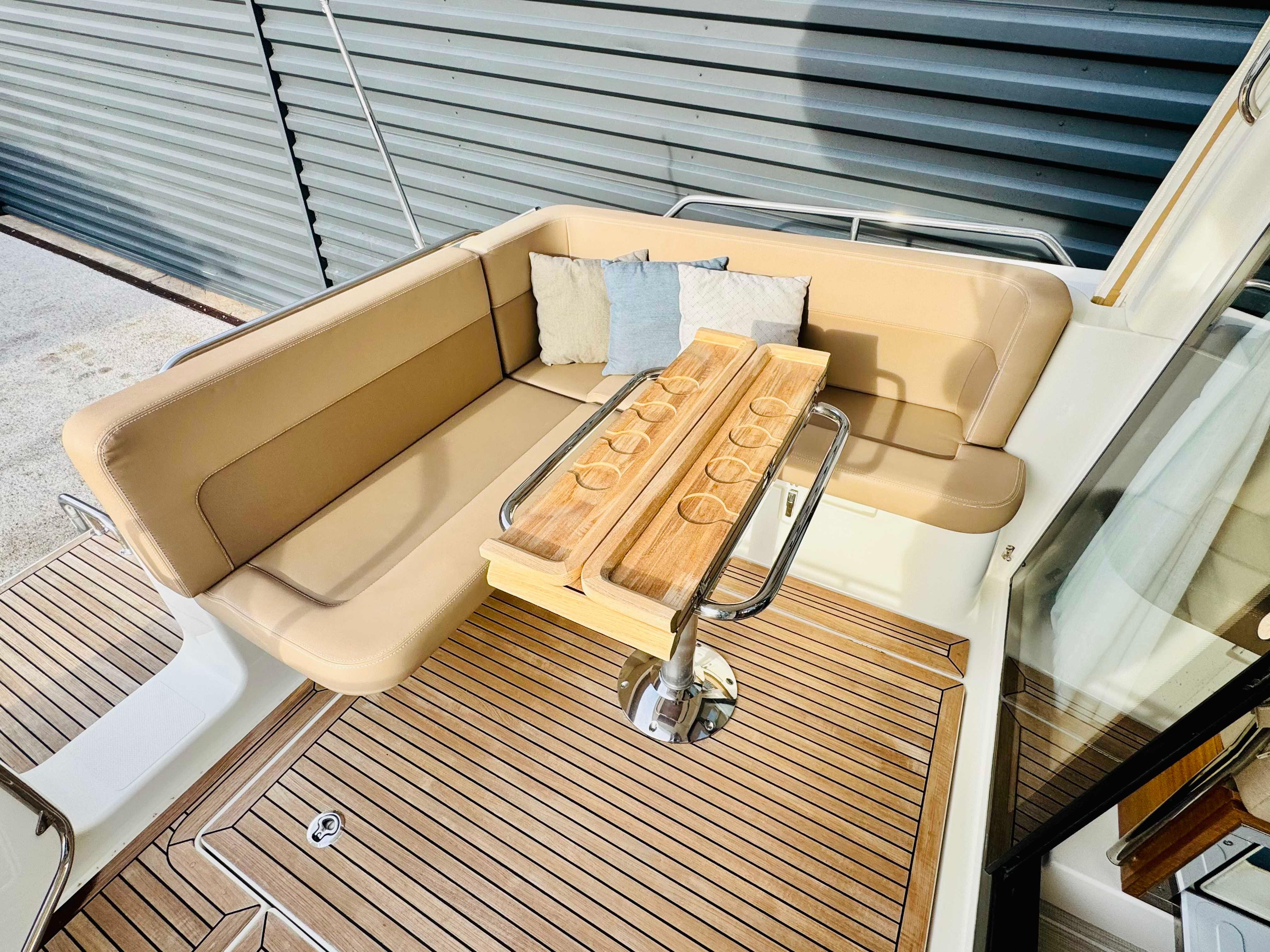 Nimbus 305 Coupe