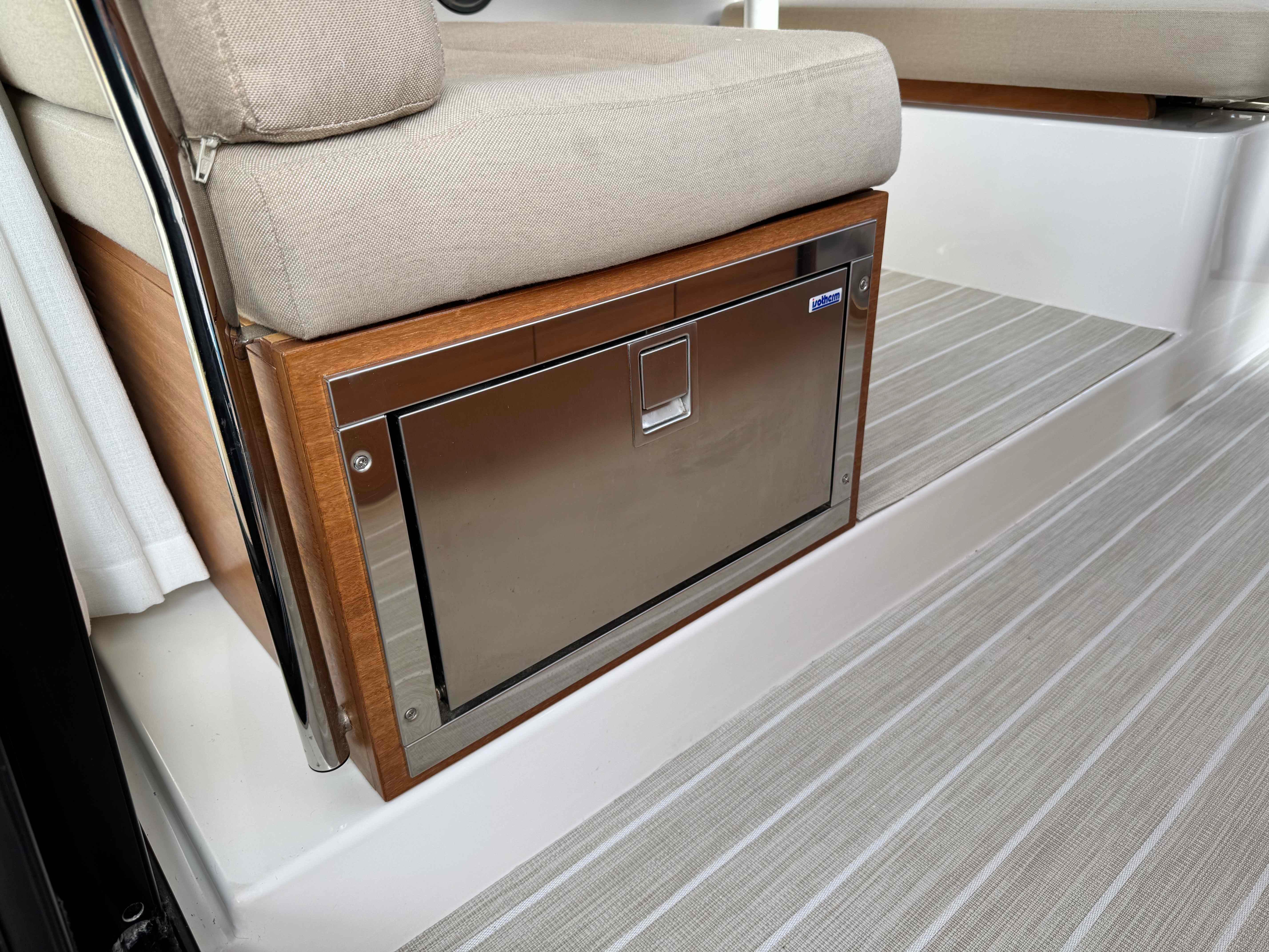 Nimbus 305 Coupe