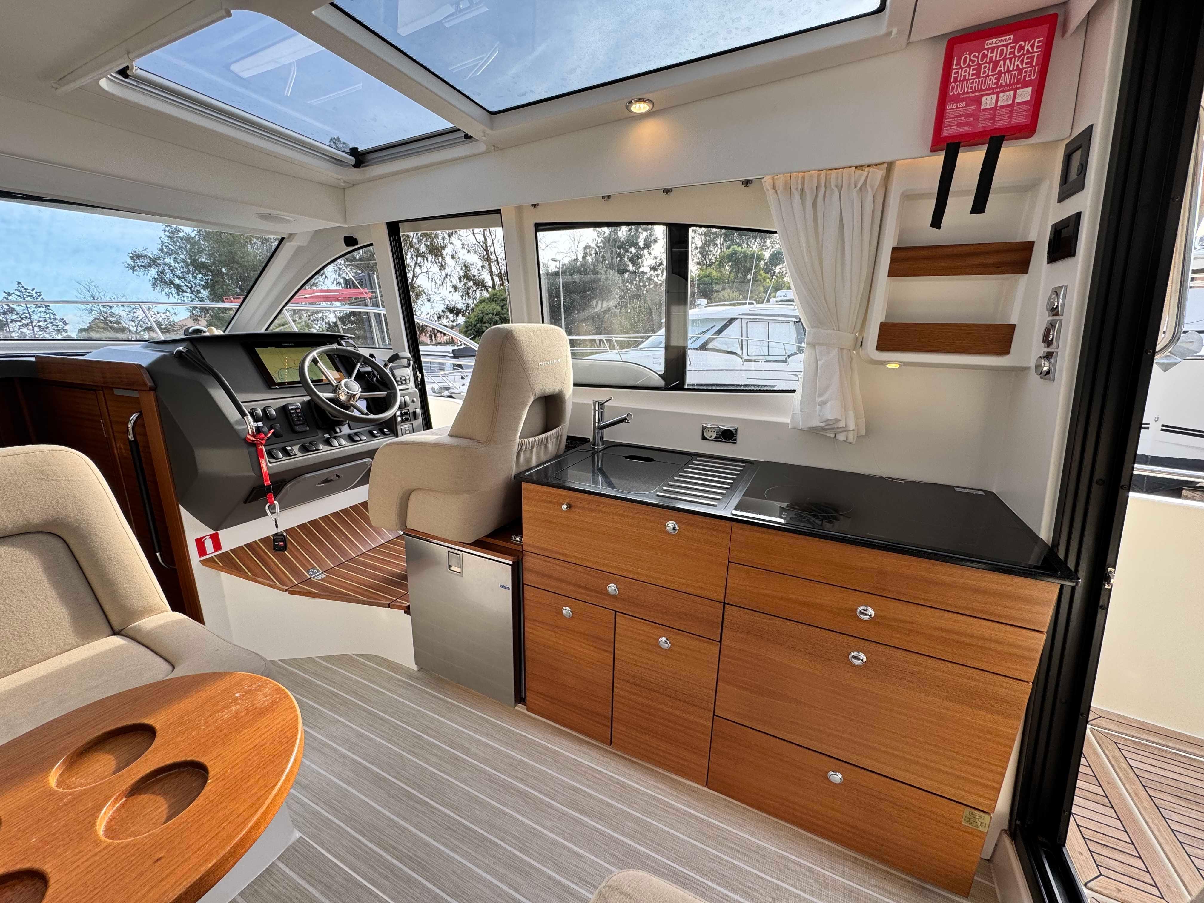 Nimbus 305 Coupe