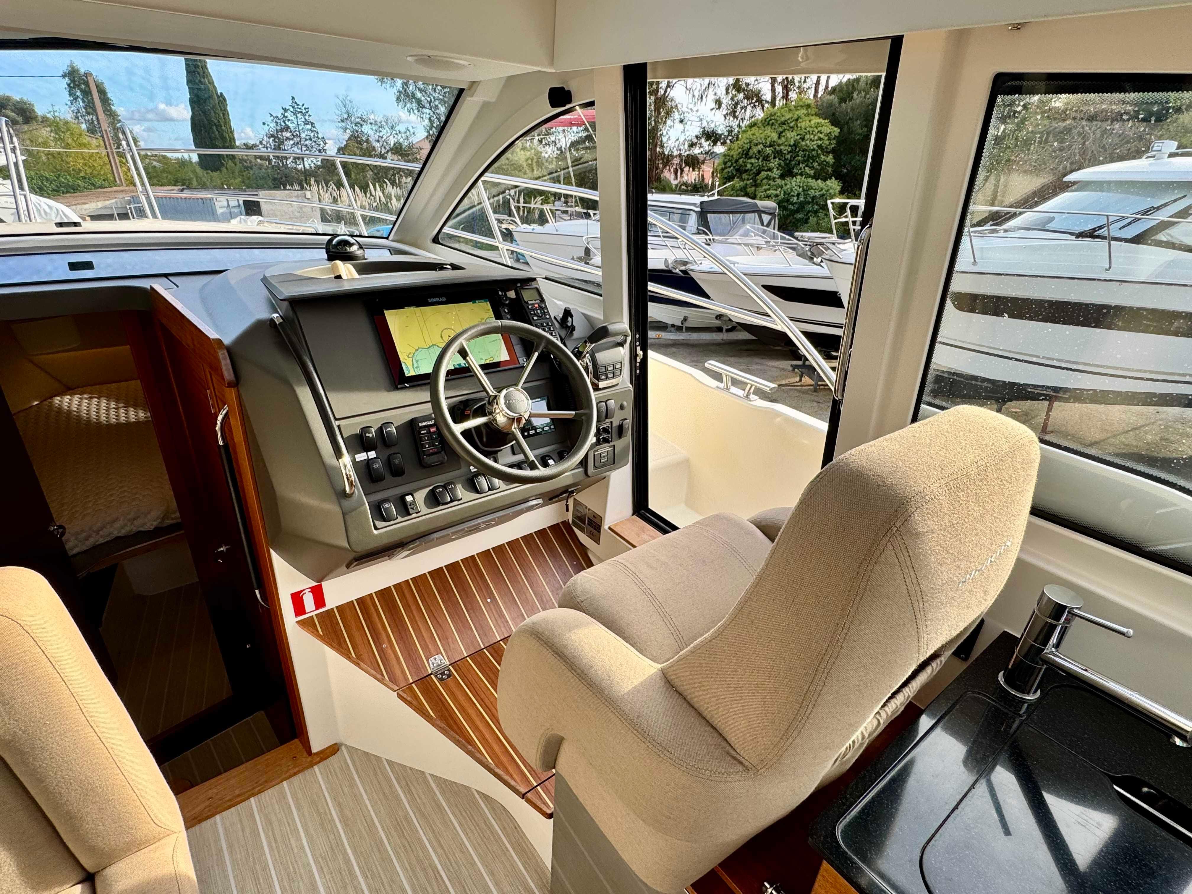 Nimbus 305 Coupe