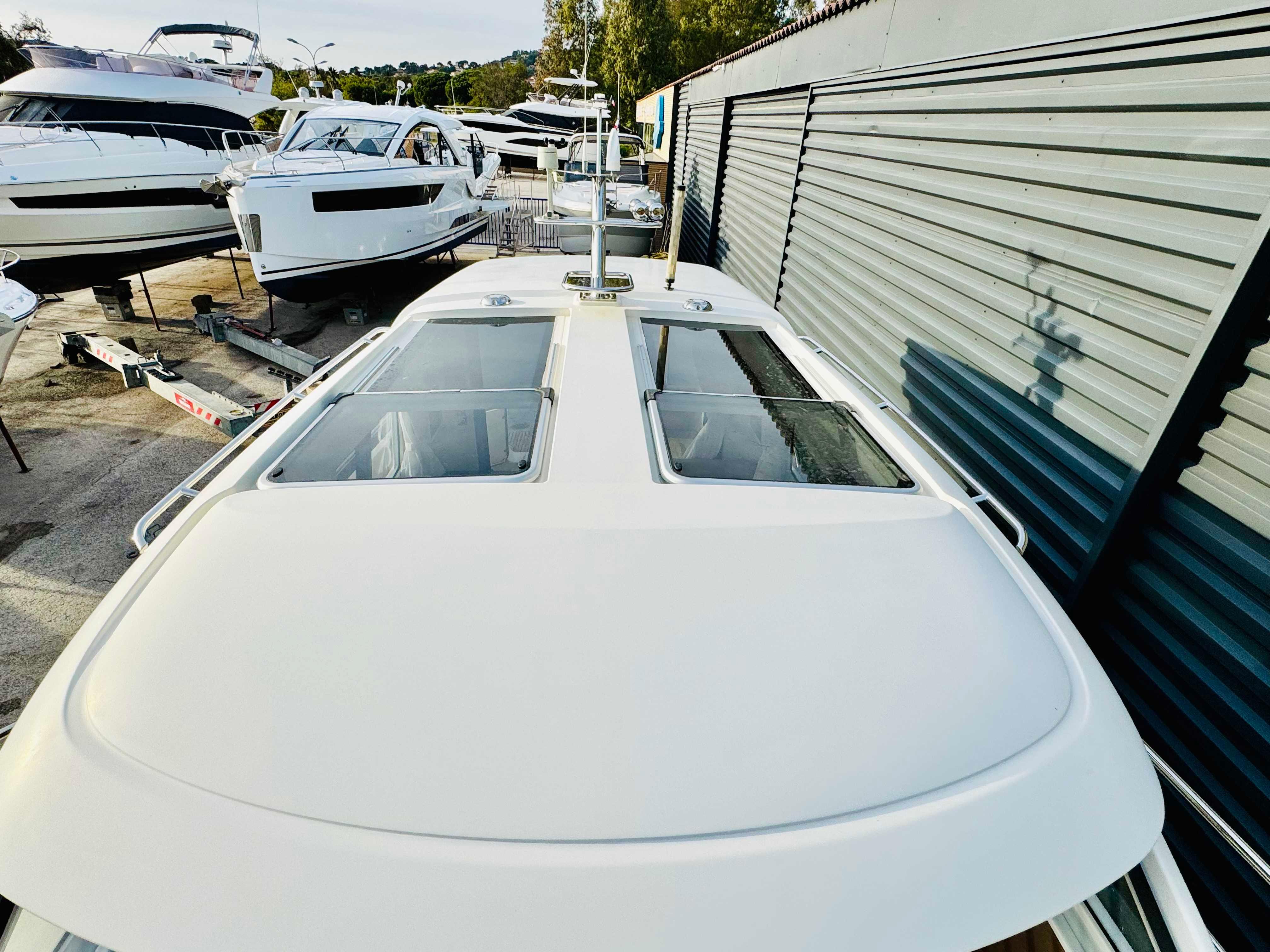Nimbus 305 Coupe