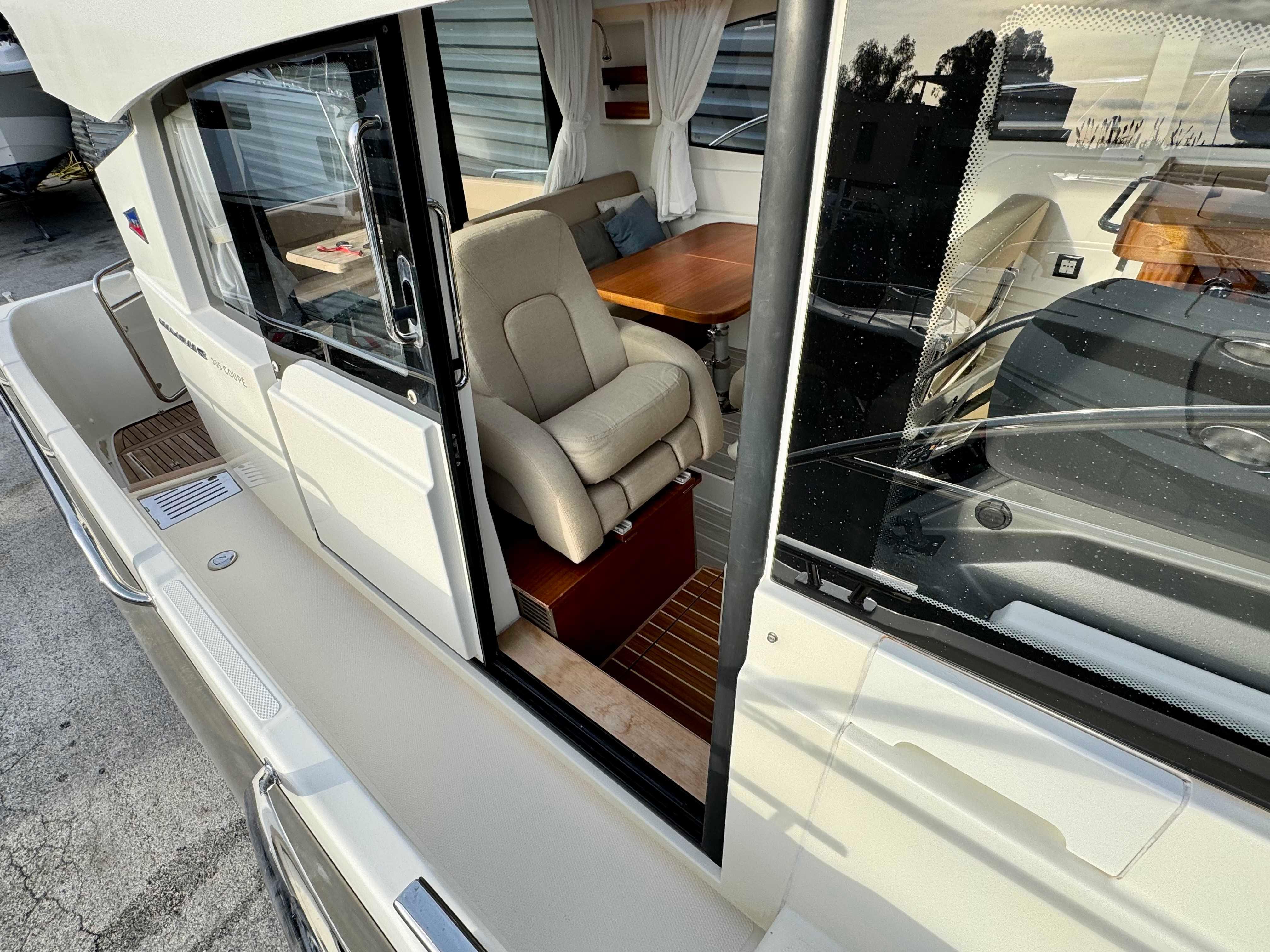 Nimbus 305 Coupe