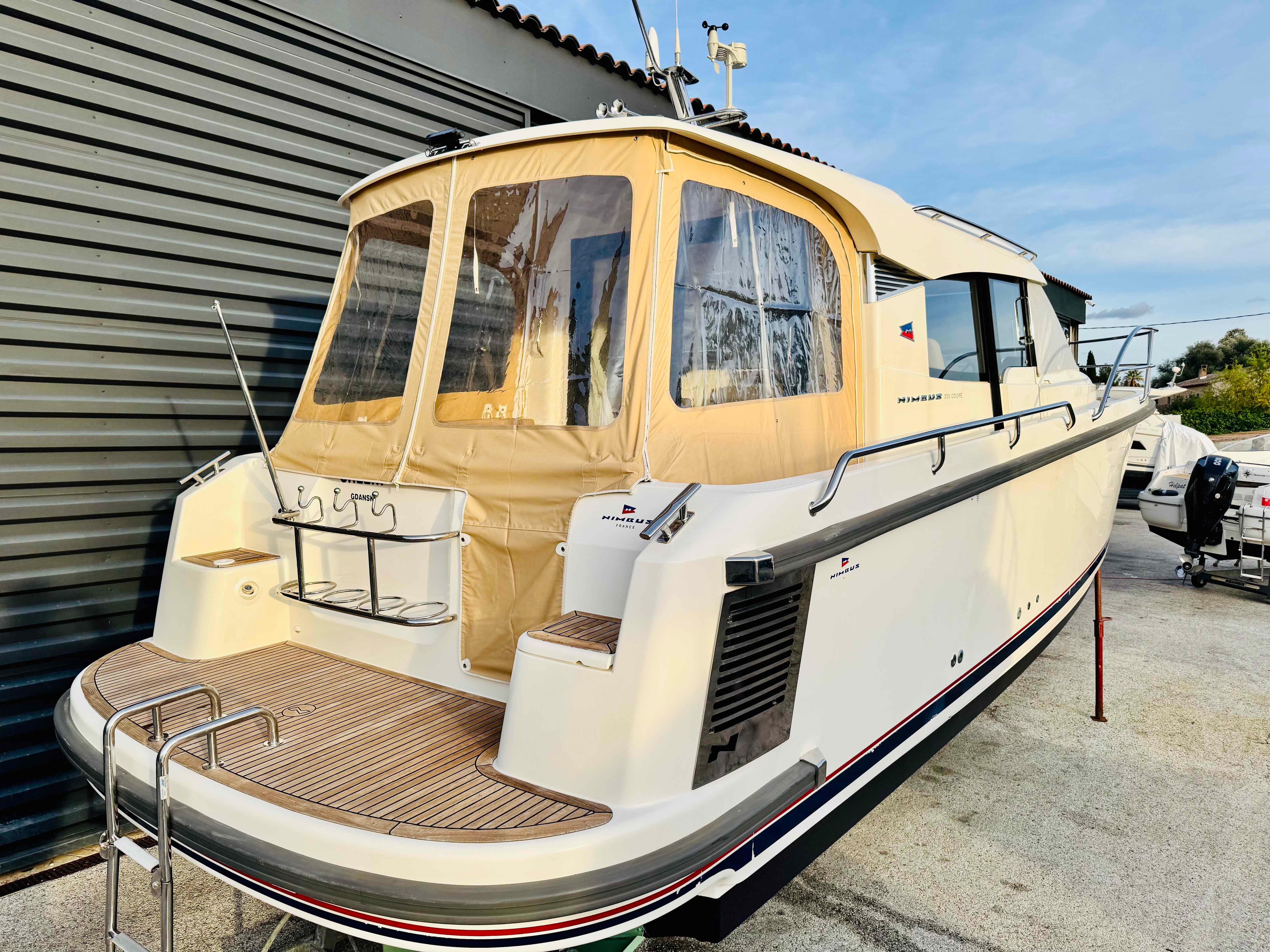 Nimbus 305 Coupe