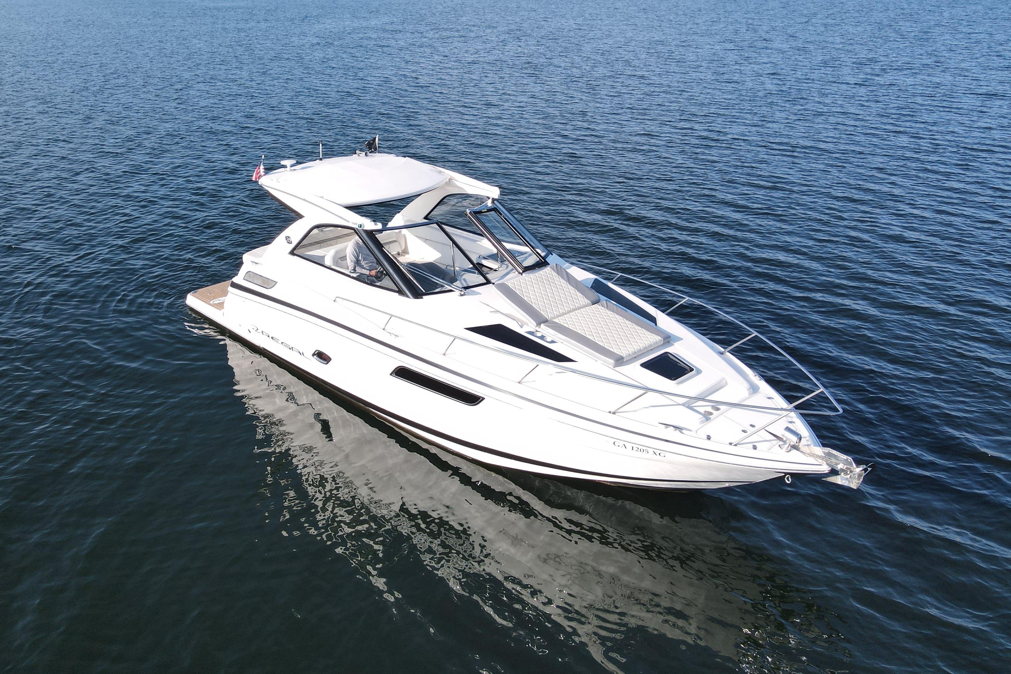 2019 Regal 35 Sport Coupe