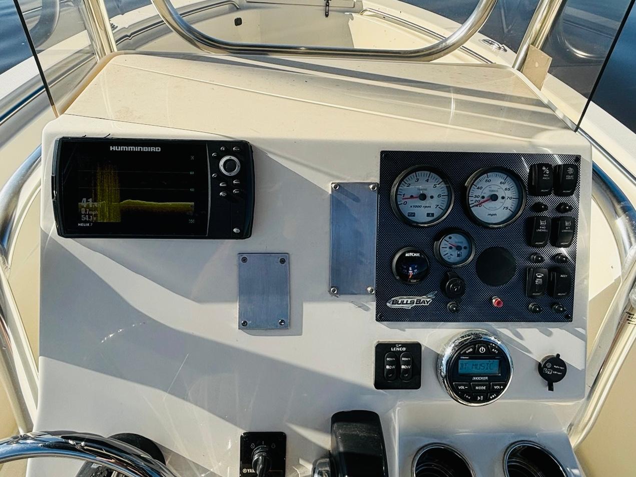 2017 Bulls Bay 230 Center Console - Image 15